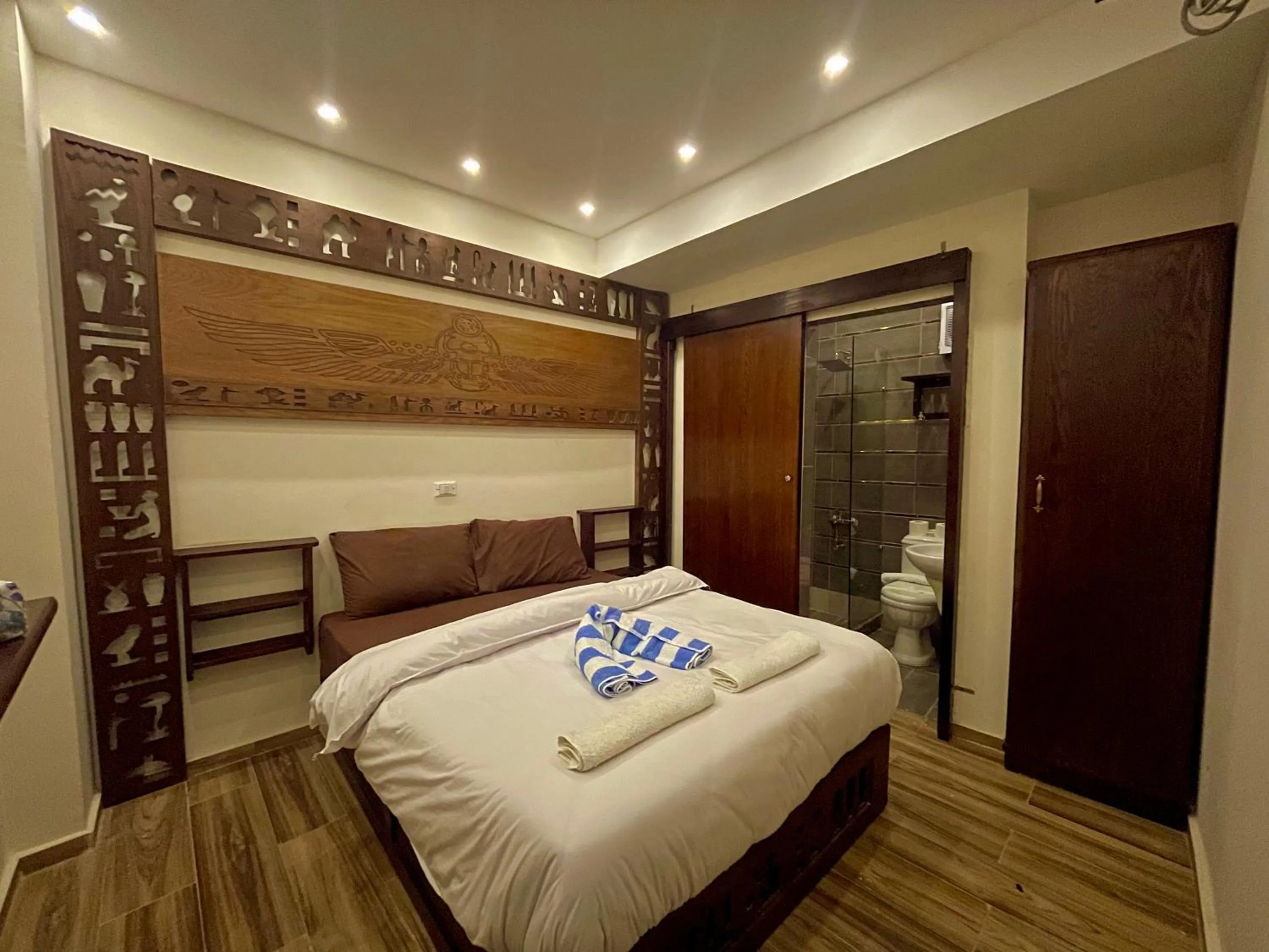 Bed in Sahara Pyramids Inn