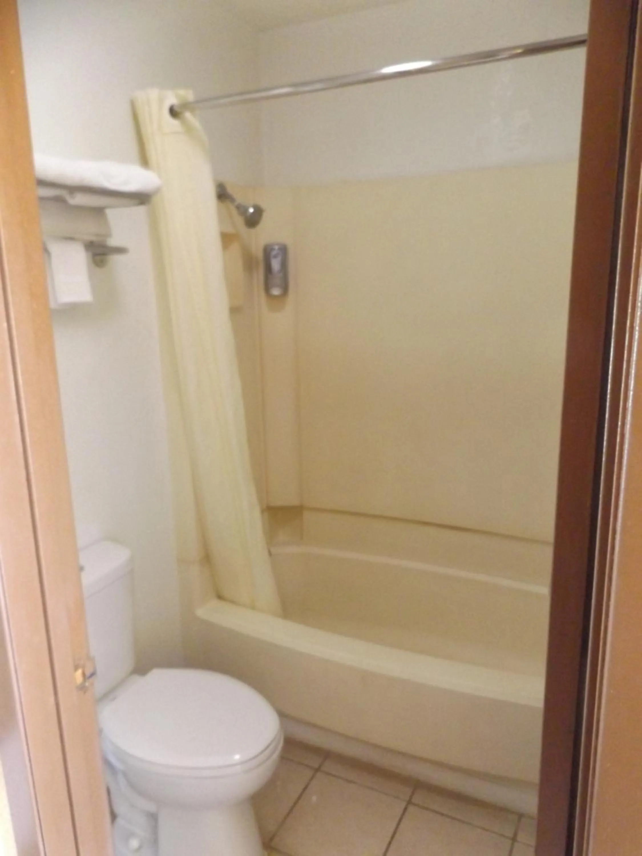 Shower in Regency Inn