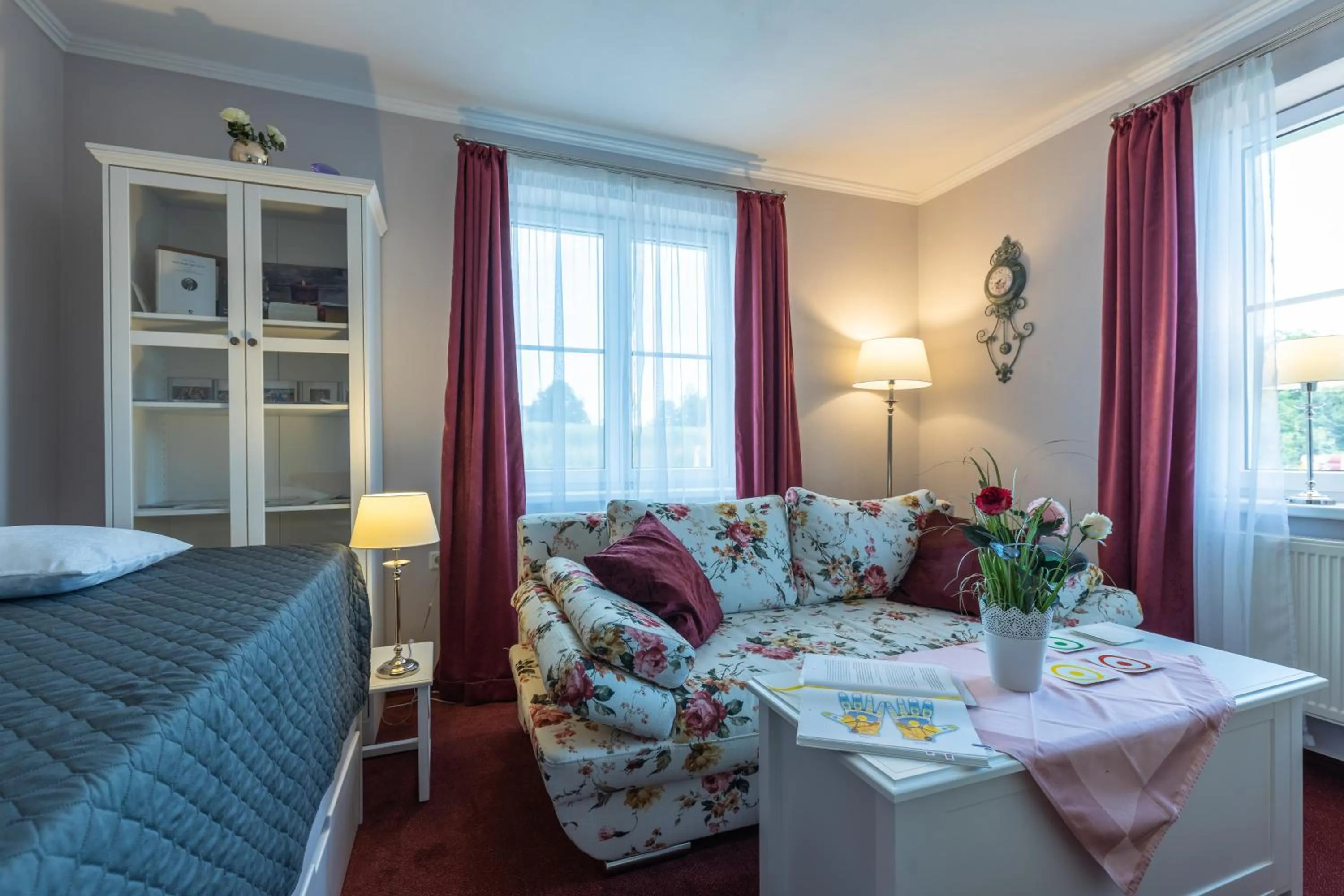 Living room, Bed in Genesungsort Landhaus Dammert