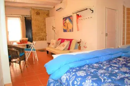 Large Studio - single occupancy - Separate Entrance in Il Giardino Dei Sospiri Large Studio - single occupancy - Separate Entrance in Il Giardino Dei Sospiri