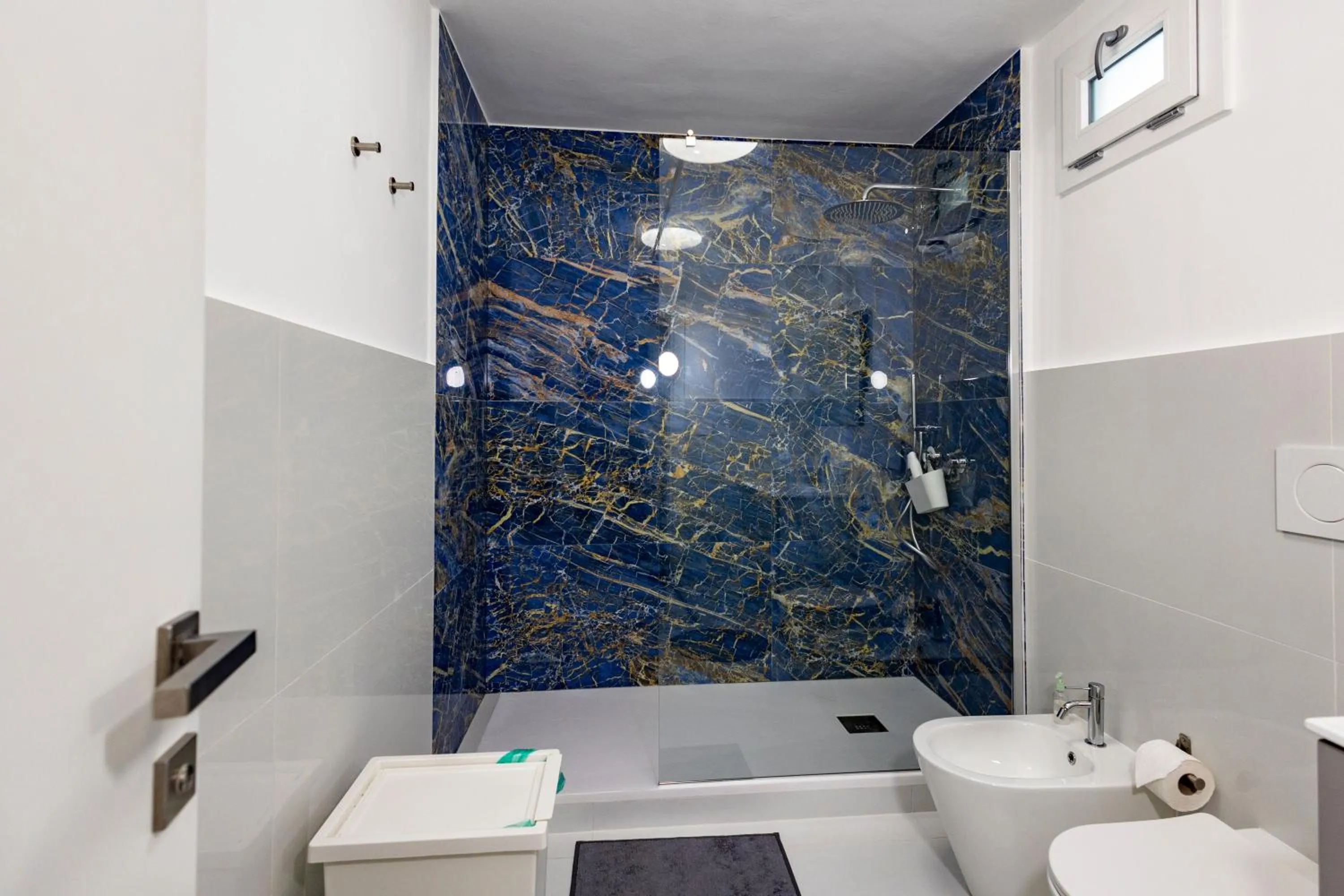 Shower in B&B Belvedere All'Idria