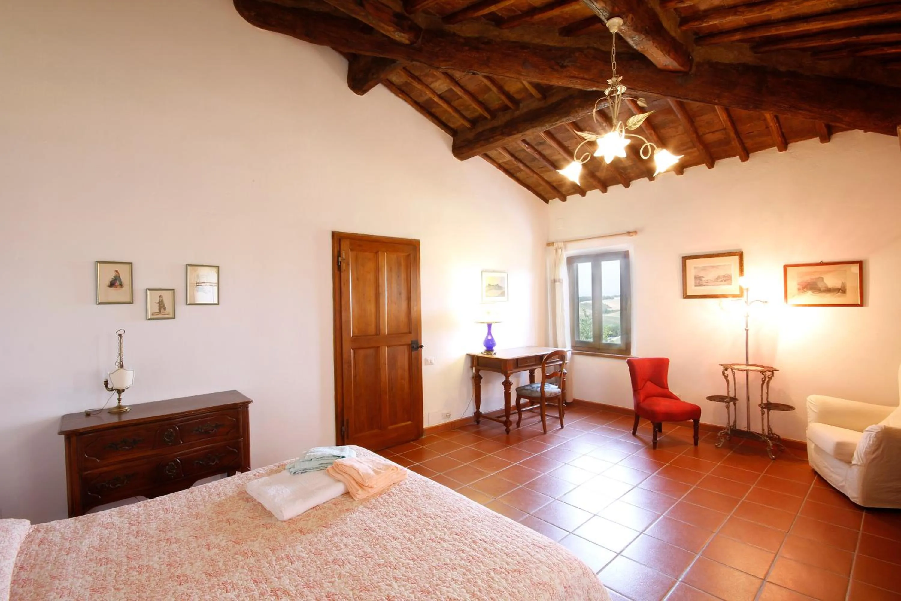 Photo of the whole room, Bed in Tenuta La Santissima