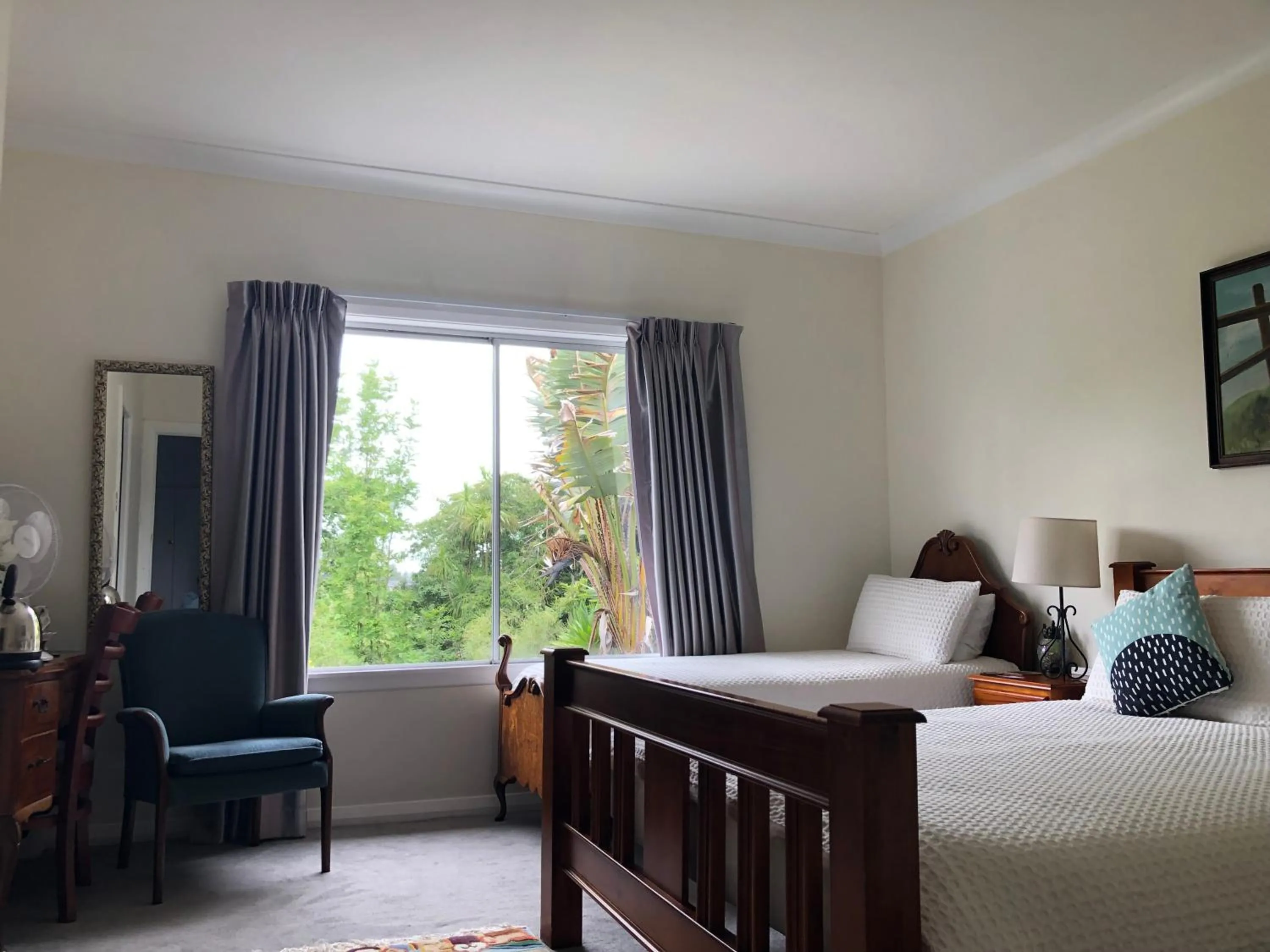 Bedroom, Bed in English Cherry Tree Manor