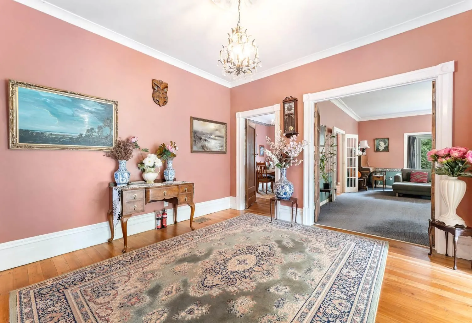 TV and multimedia in English Cherry Tree Manor