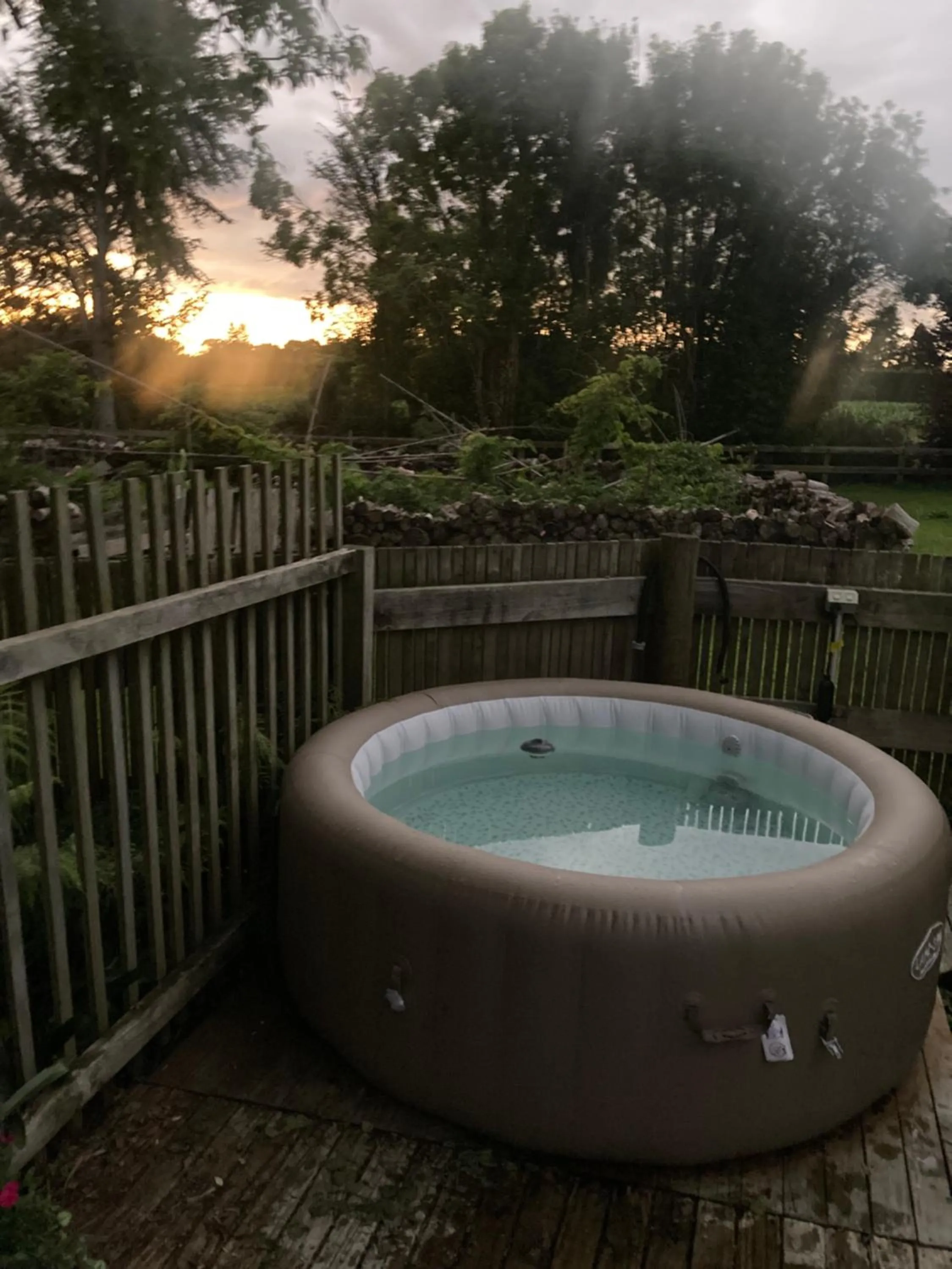 Hot Tub in English Cherry Tree Manor