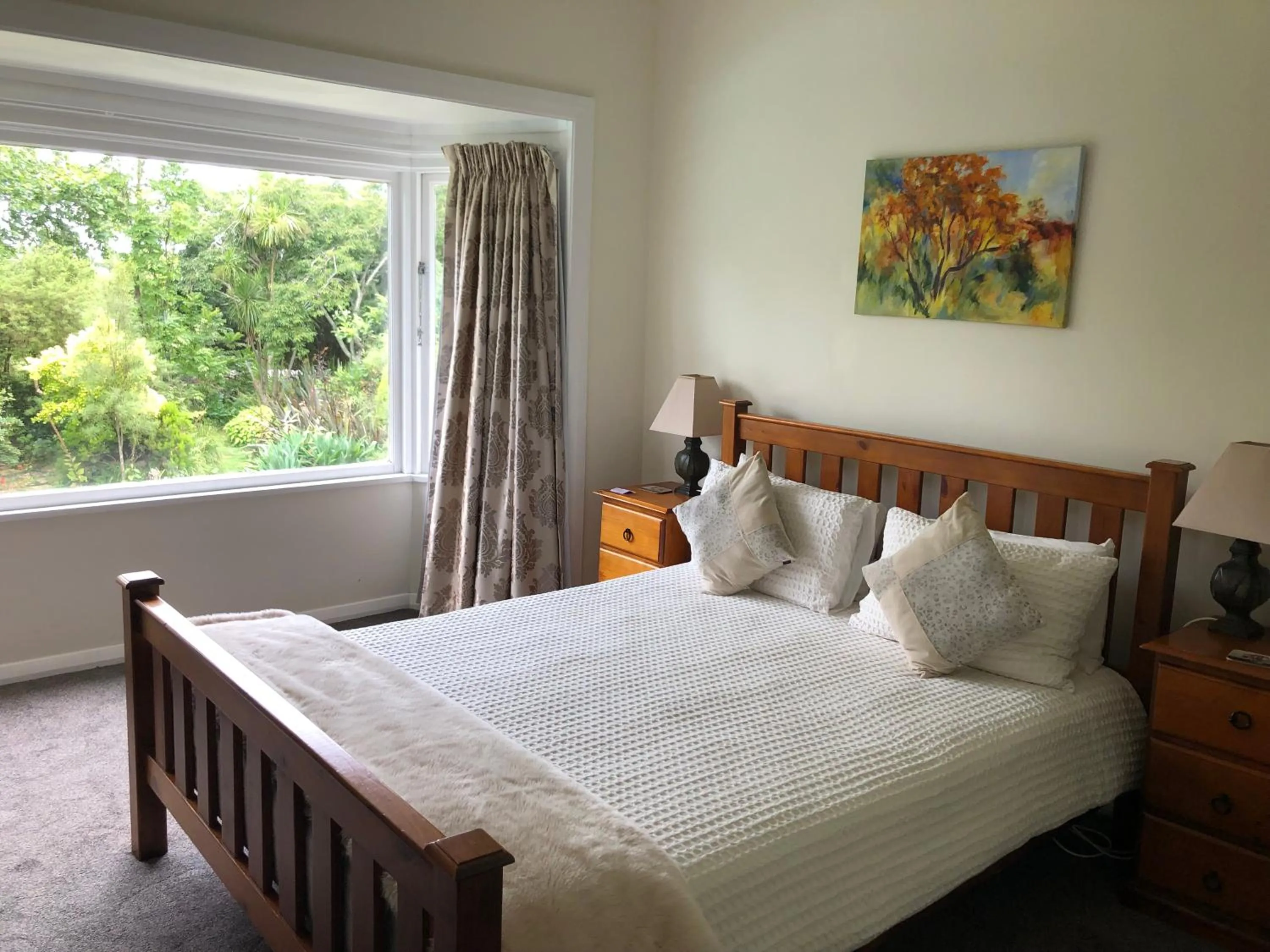 Bedroom, Bed in English Cherry Tree Manor