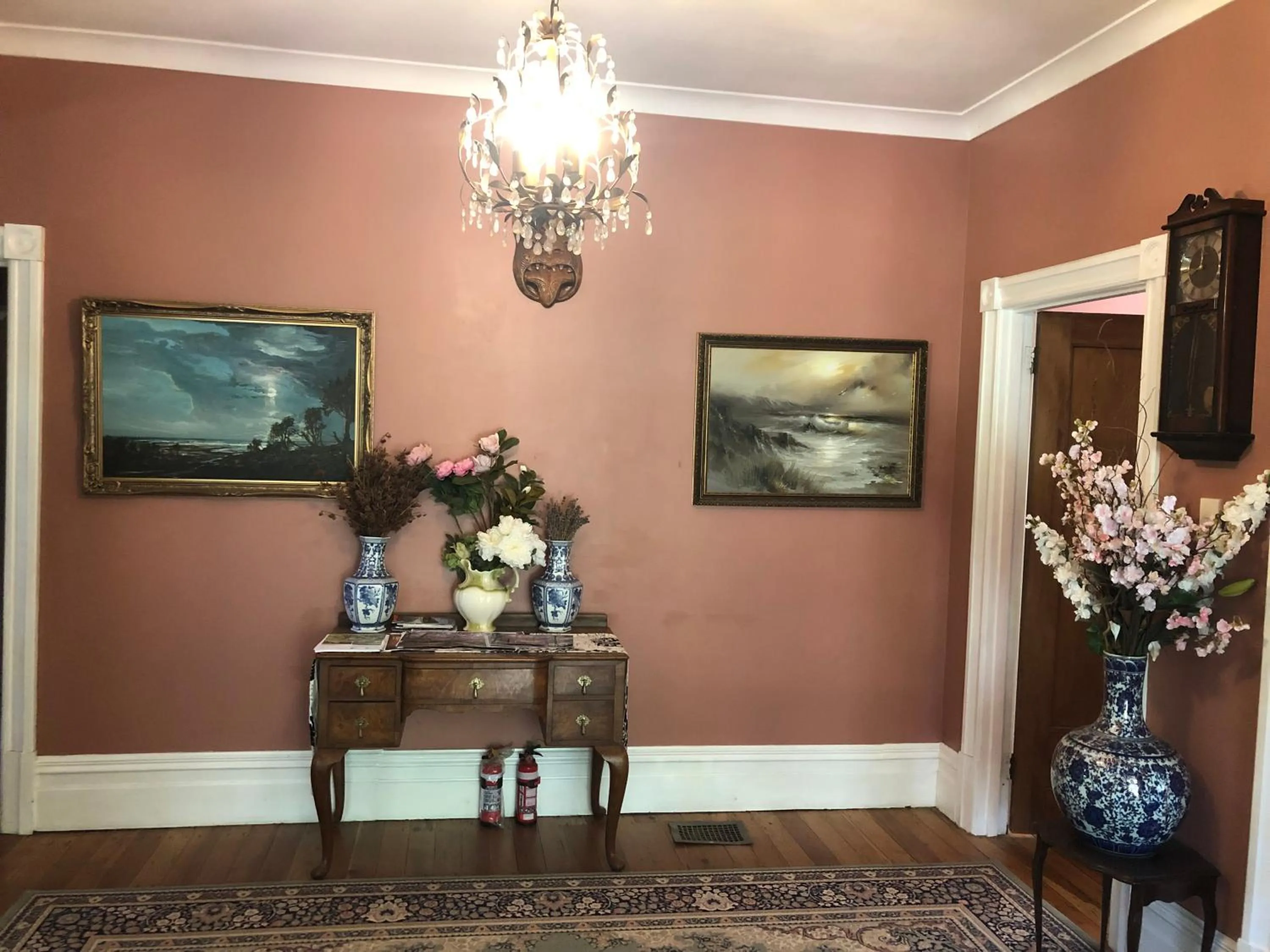 concierge in English Cherry Tree Manor