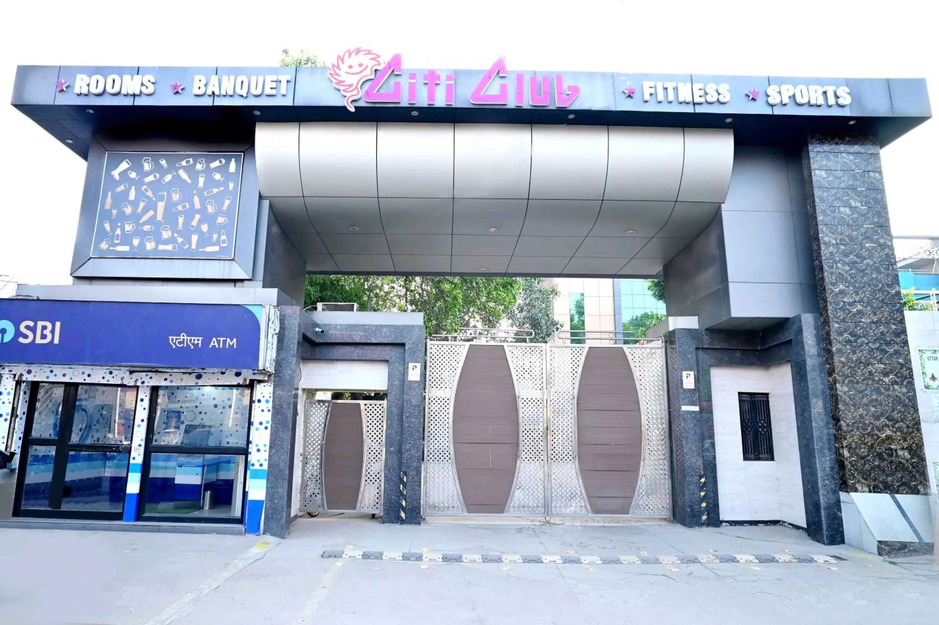 Facade/entrance in Citi Club