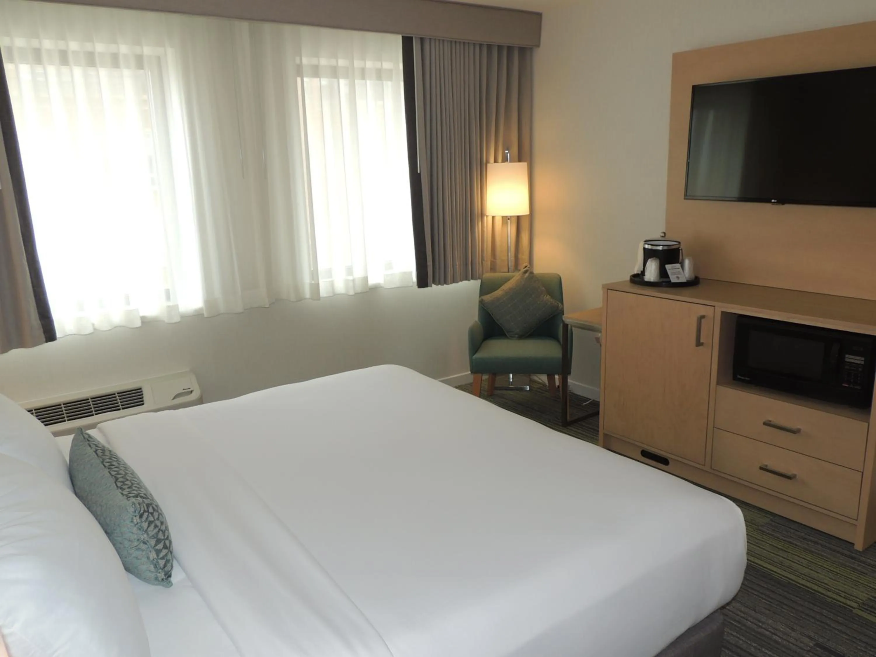 Bed in The Inn at Longwood Medical