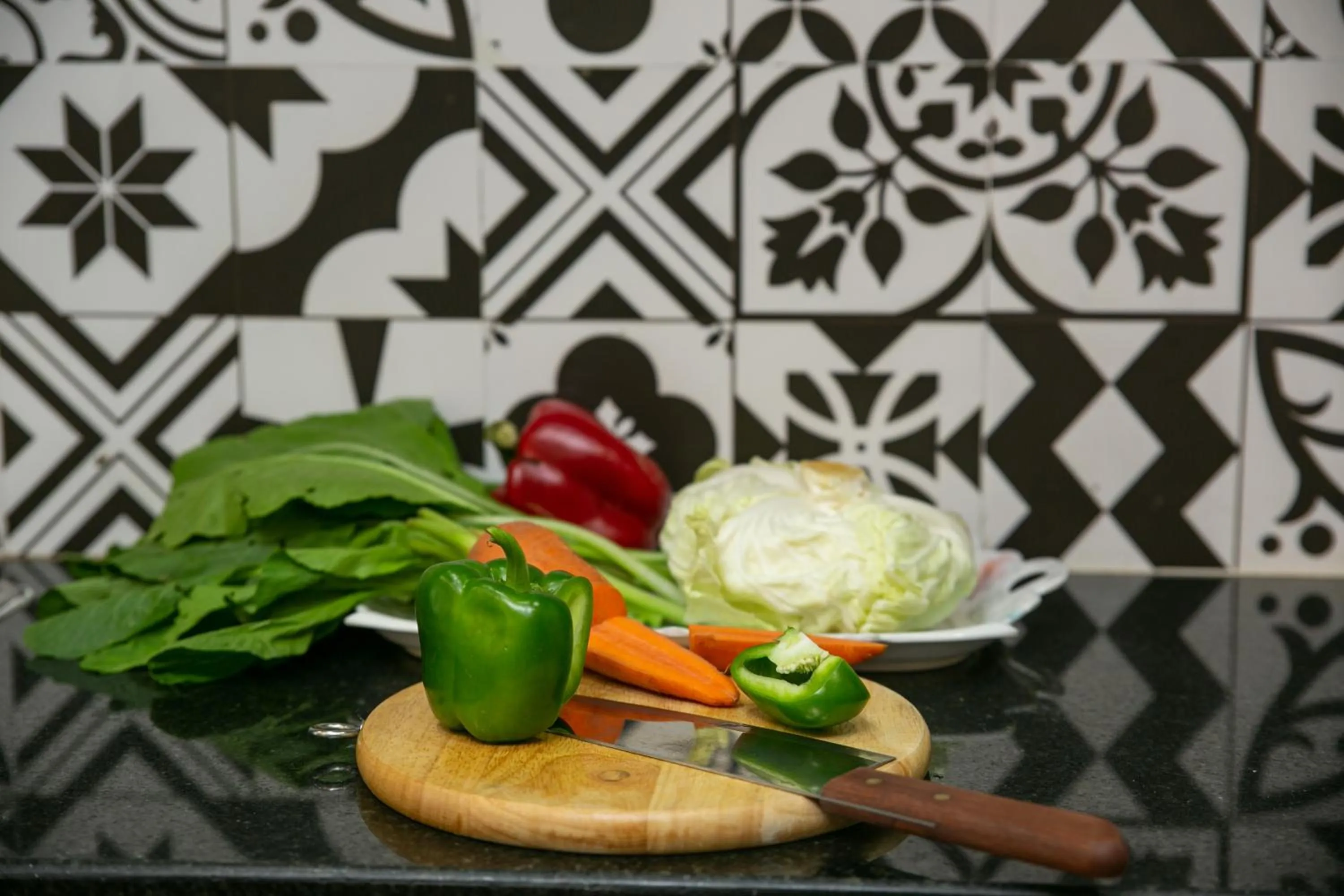 Kitchen or kitchenette in Sea Swan Apartment and Hotel