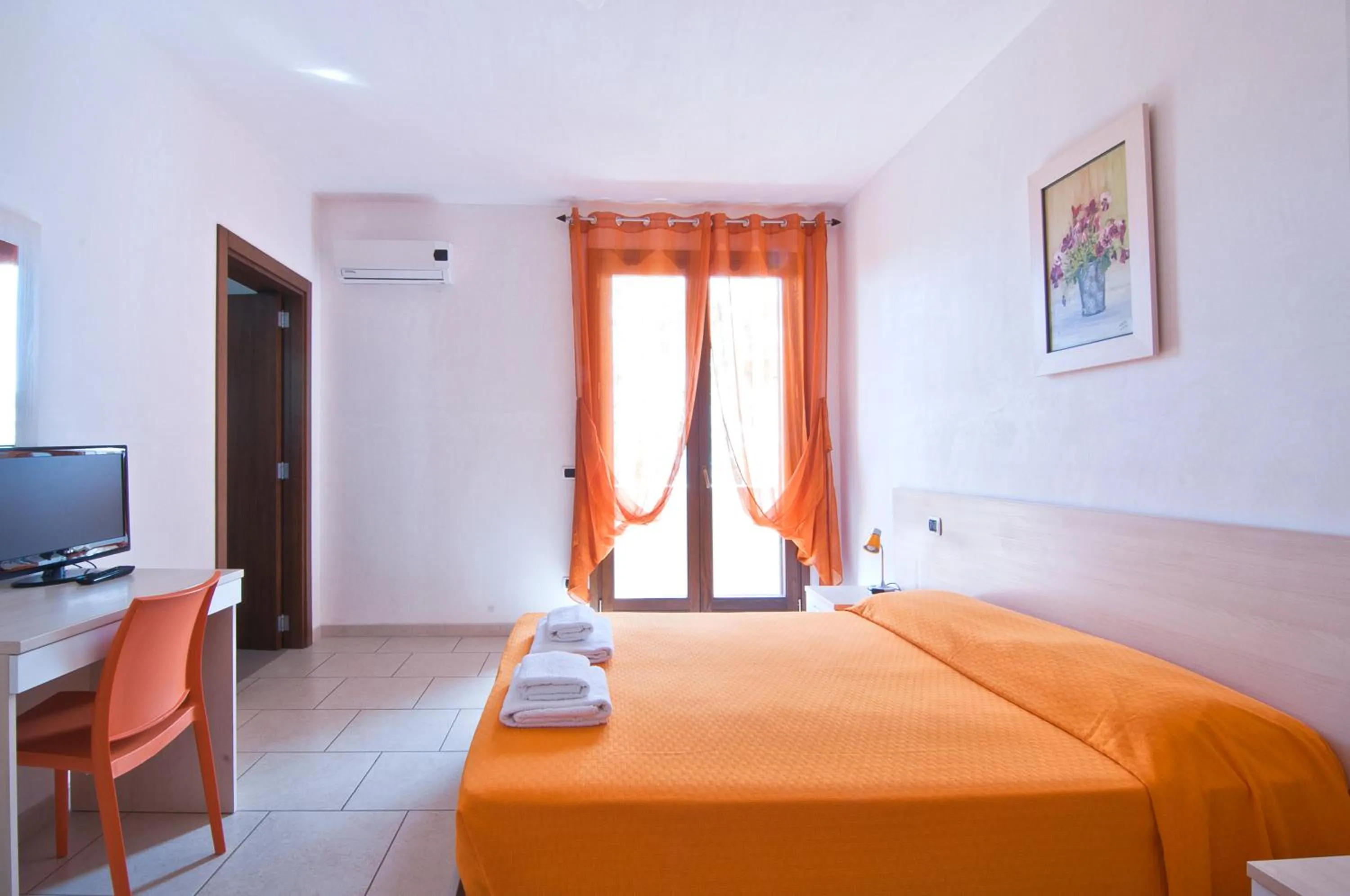 Decorative detail, Bed in Giardino Dei Suoni B&B