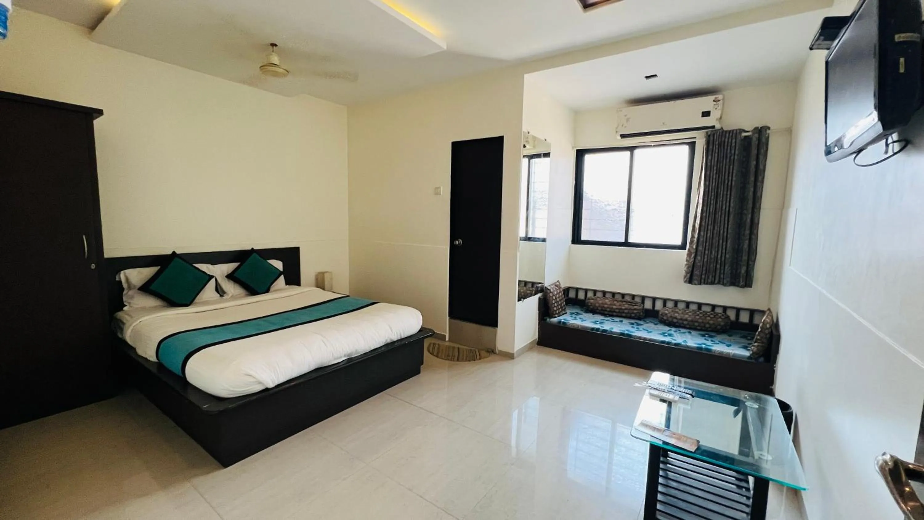 Bed in FARM HOUSE RESIDENCY