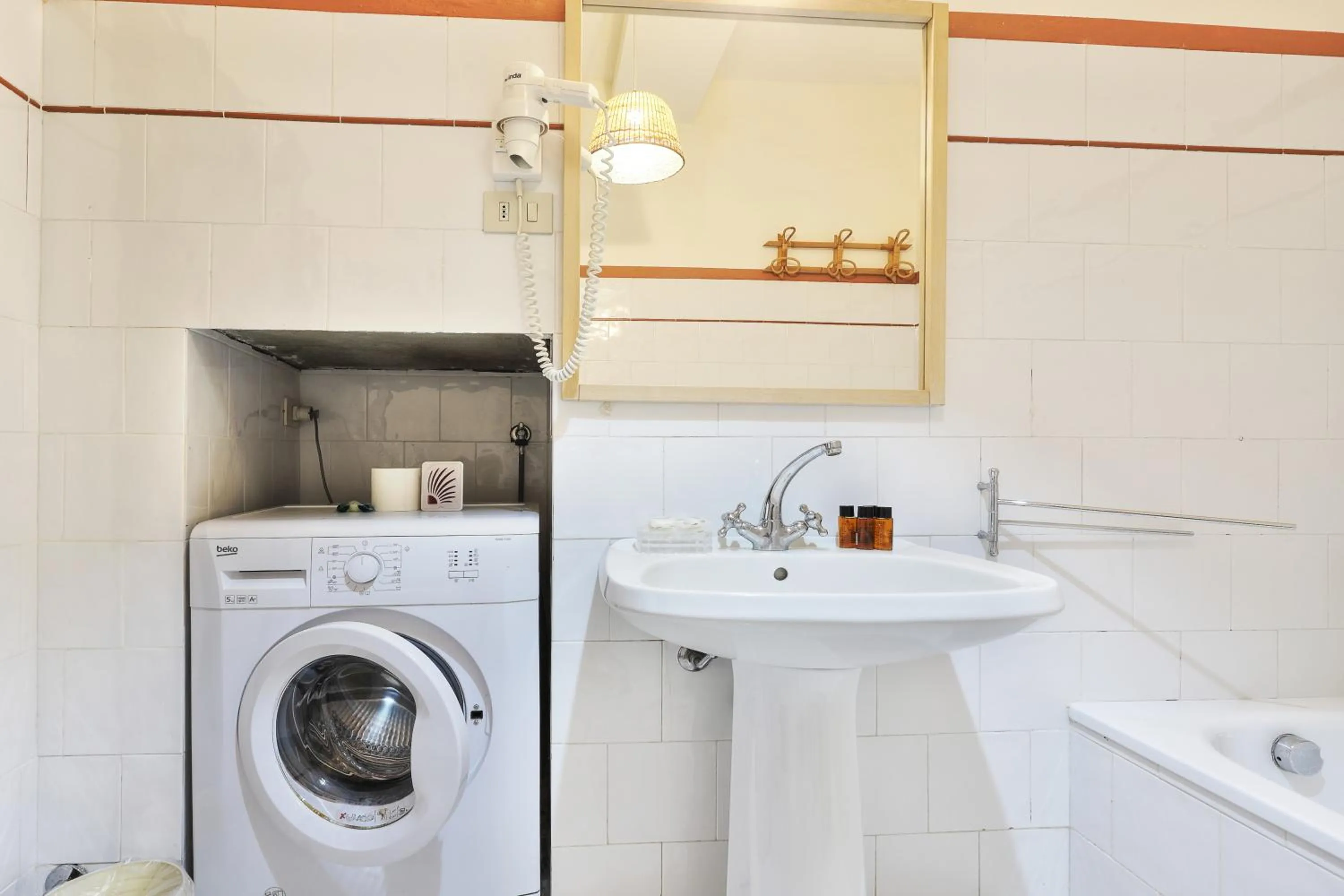 washing machine in Appartamenti Villa e Fattoria di Radi Tuscany