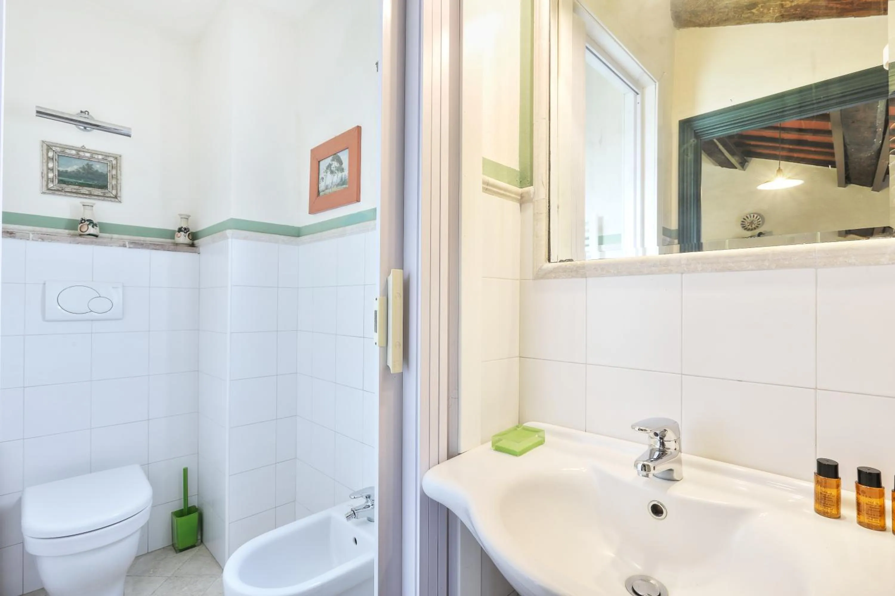 Toilet in Appartamenti Villa e Fattoria di Radi Tuscany