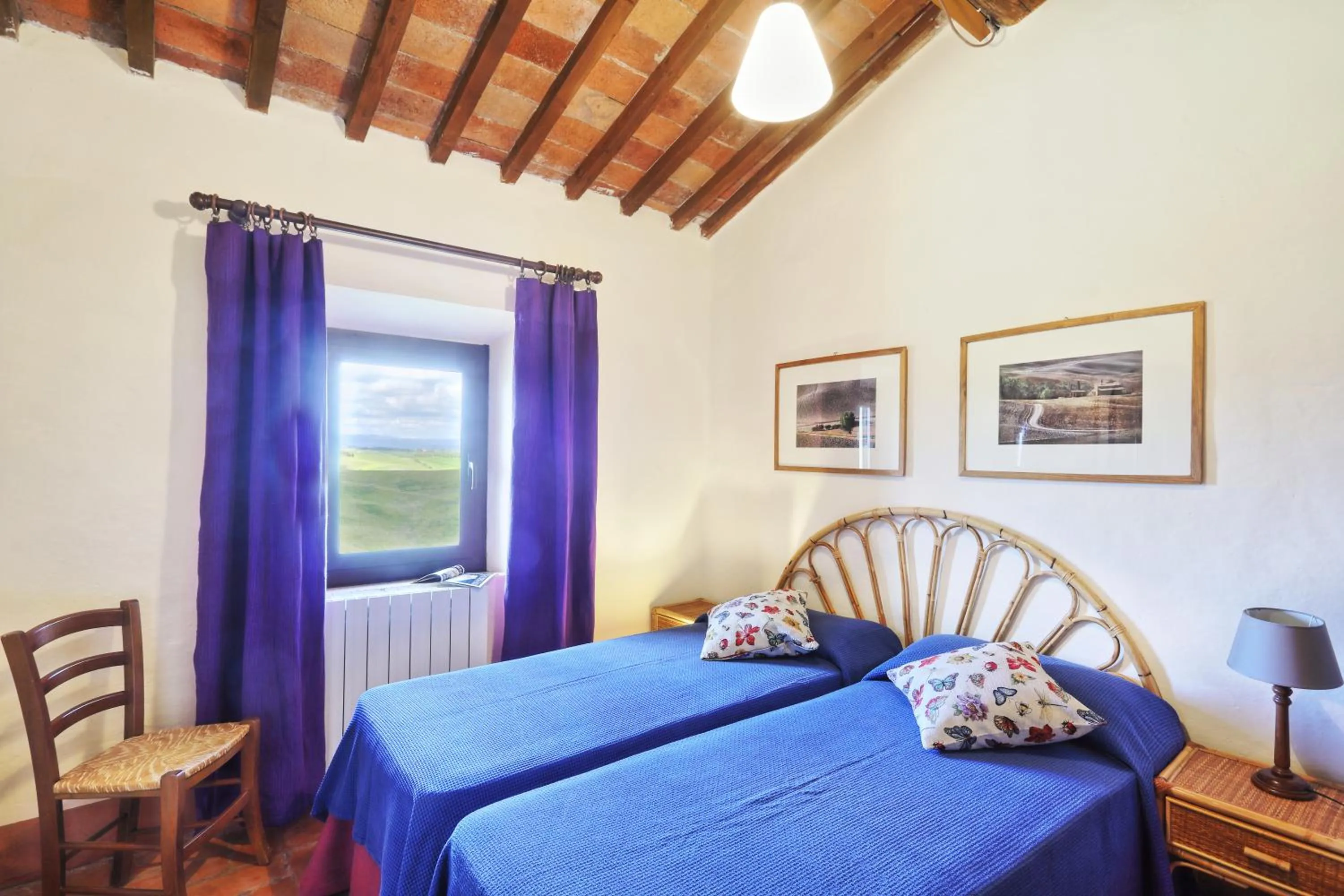 Bedroom, Bed in Appartamenti Villa e Fattoria di Radi Tuscany