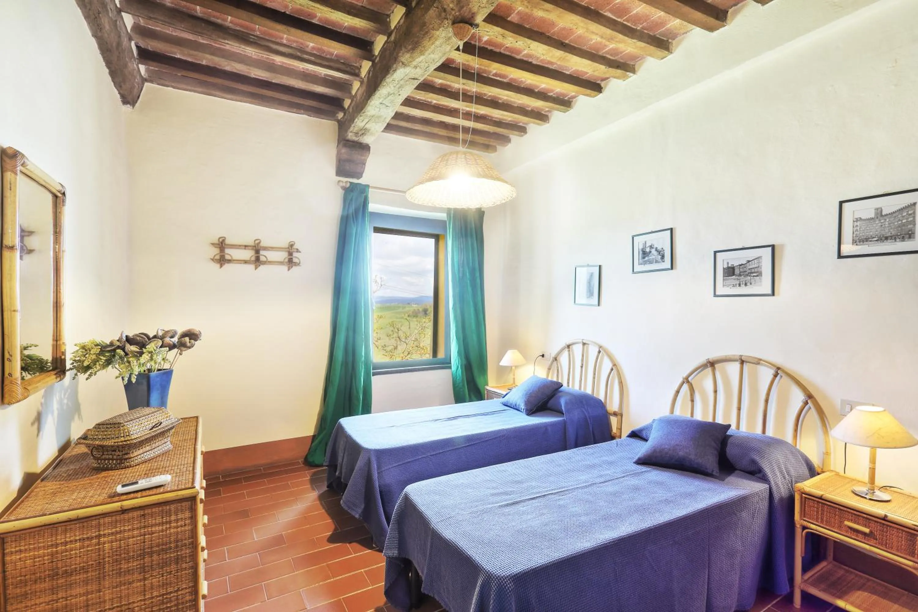 Bedroom, Bed in Appartamenti Villa e Fattoria di Radi Tuscany