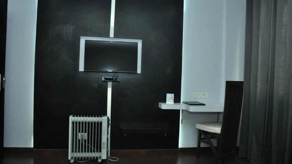 TV and multimedia in Hotel JSR Continental