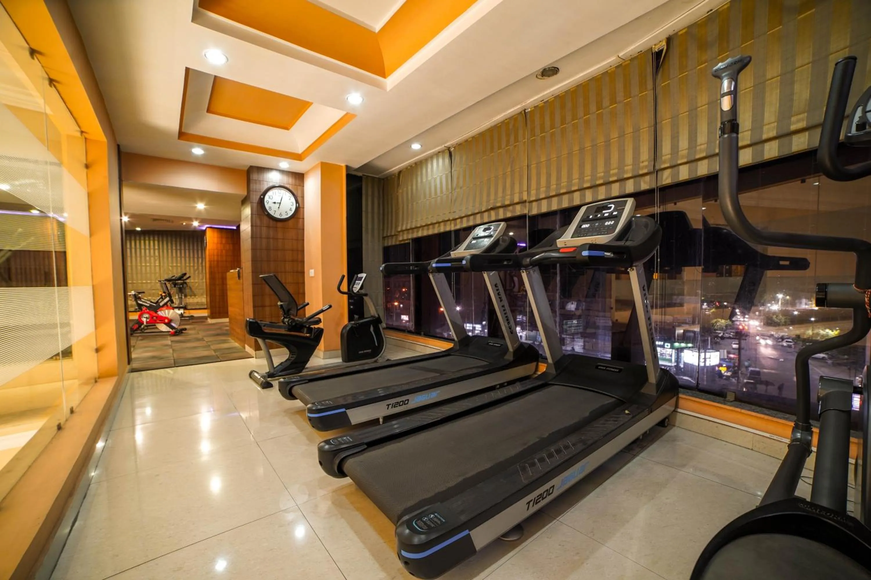 Fitness centre/facilities in Hotel JSR Continental