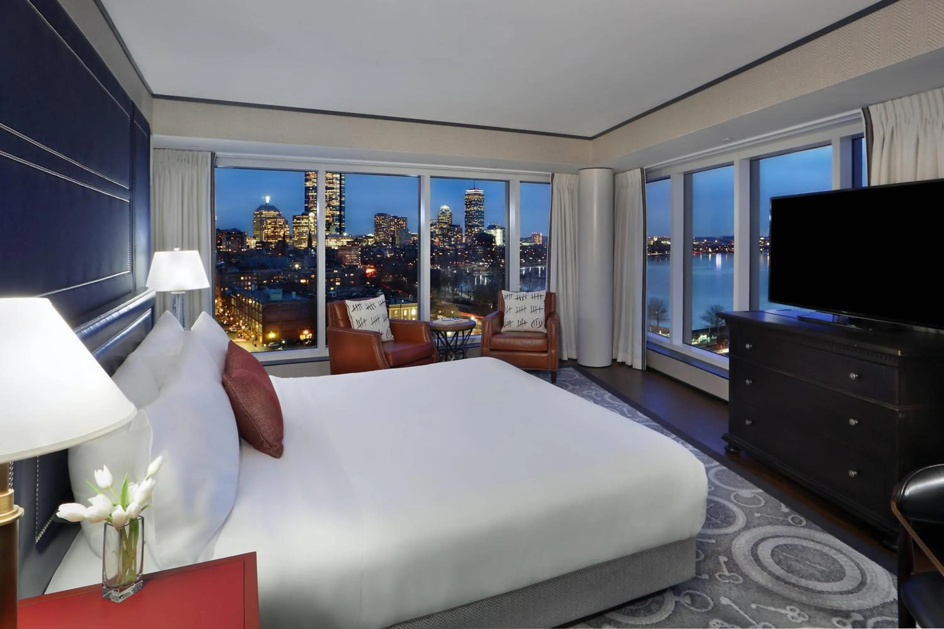 Photo of the whole room, Bed in The Liberty, a Luxury Collection Hotel, Boston