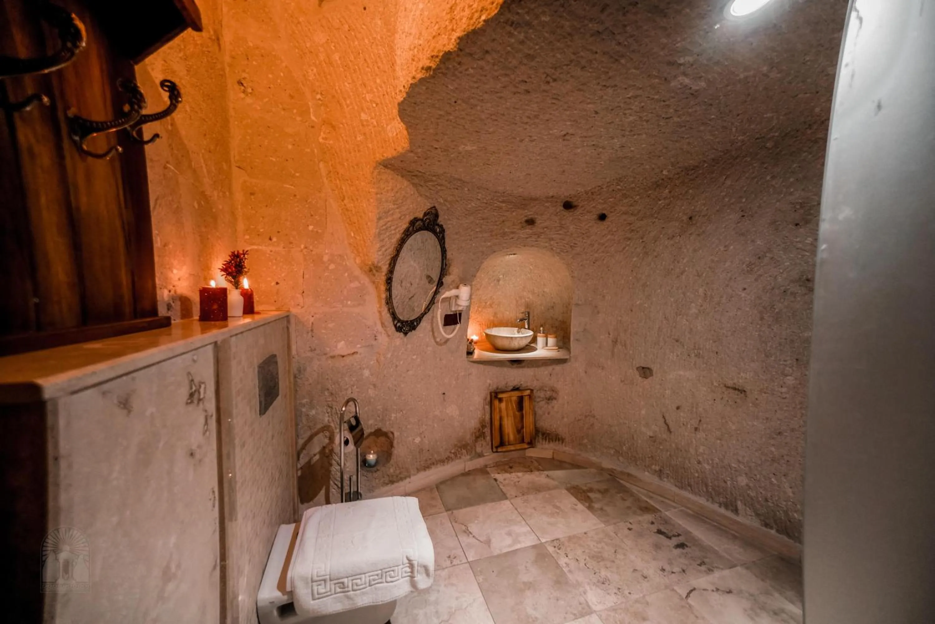 Bathroom in Zeus Cave Suites