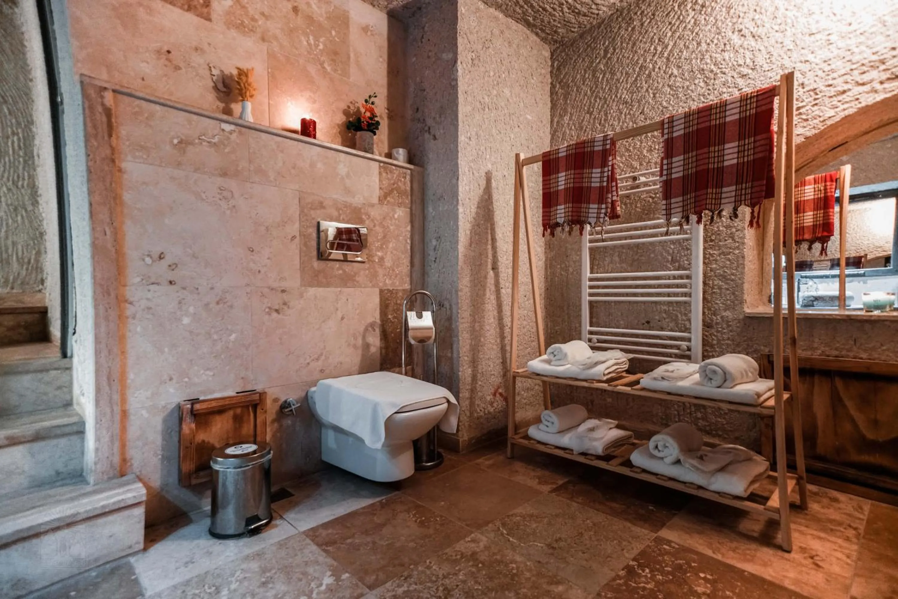 Bathroom, Bed in Zeus Cave Suites