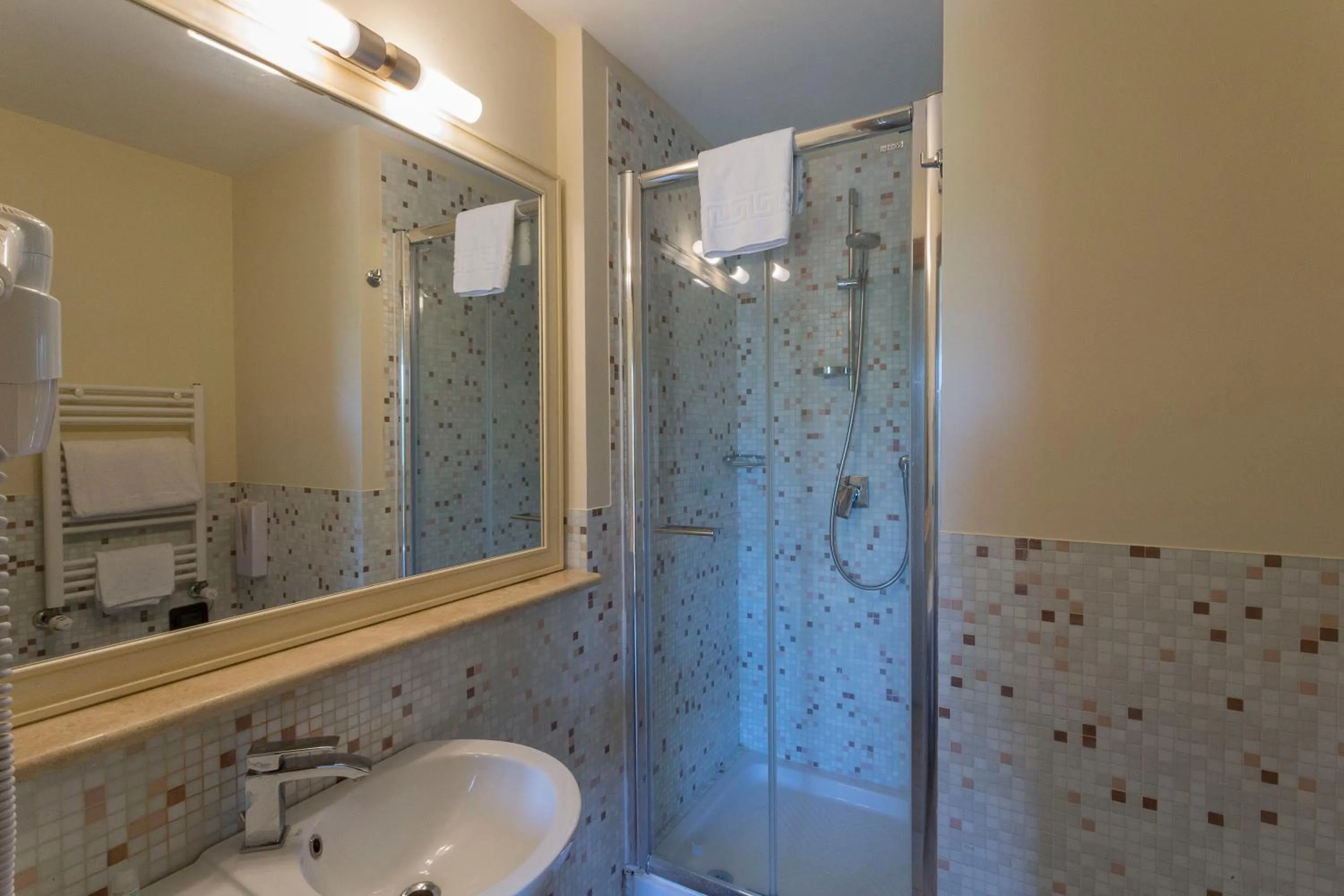 Shower in Borgo Castel Savelli