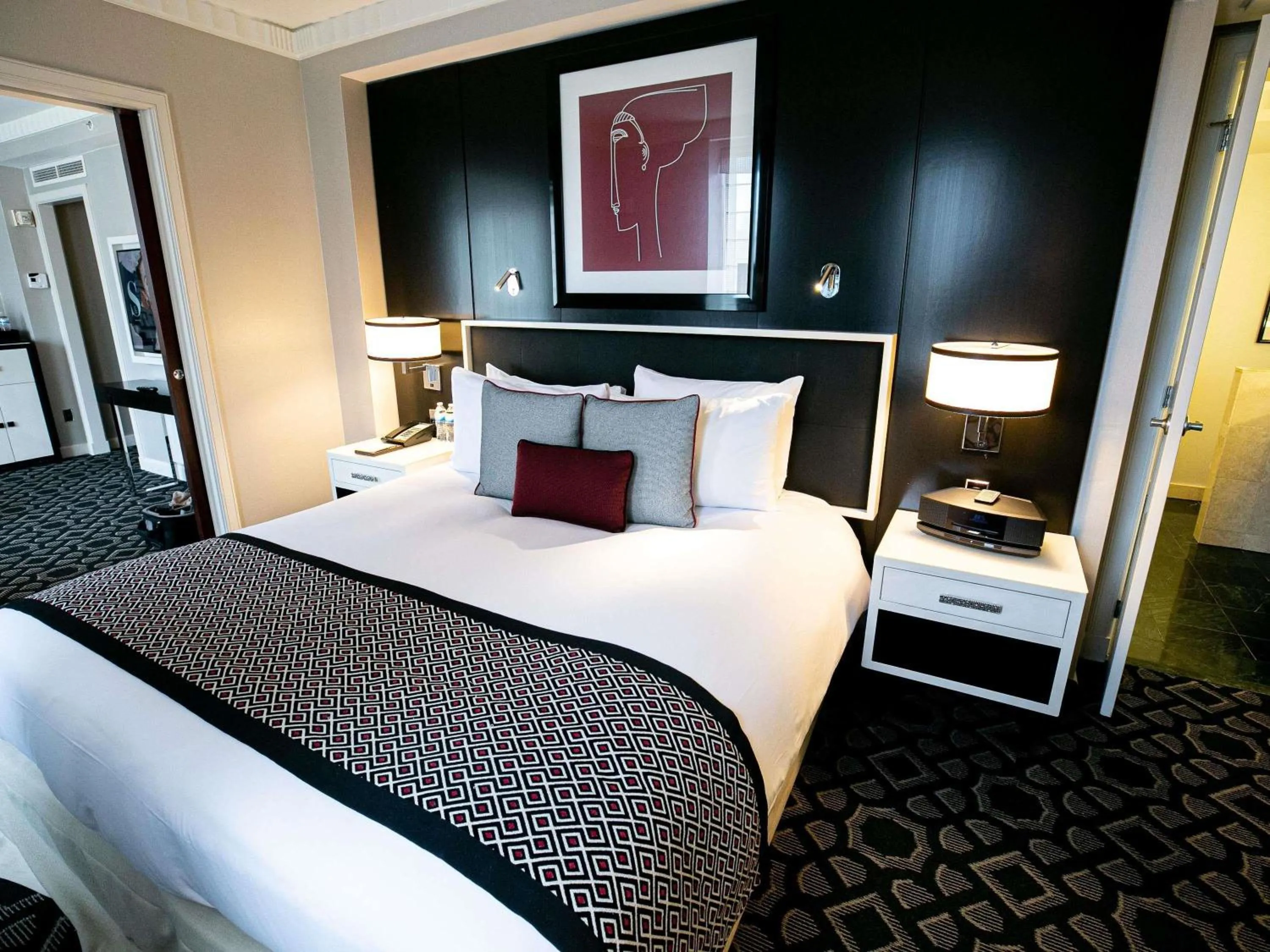 Bedroom, Bed in Sofitel Lafayette Square Washington DC