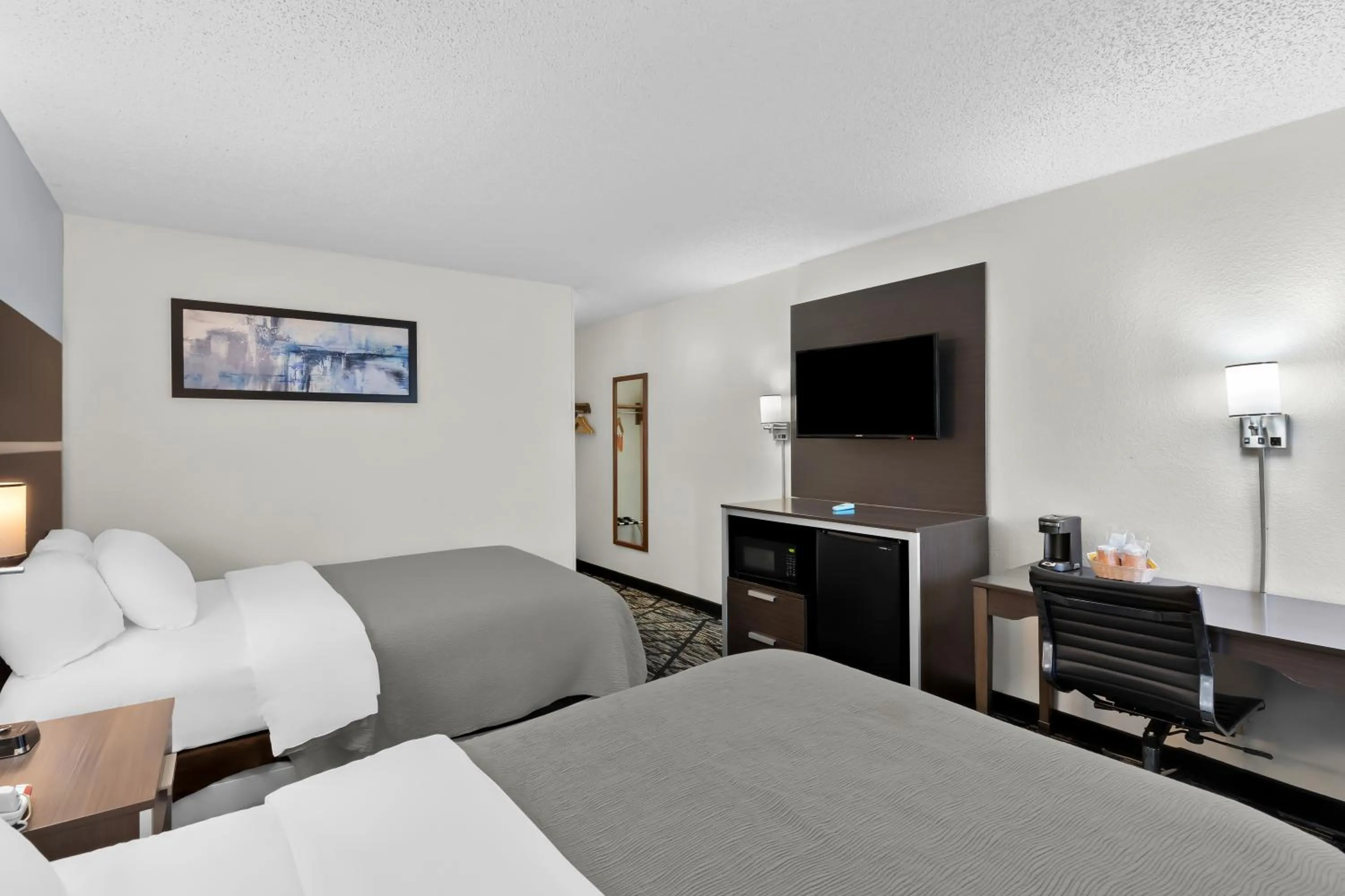 TV and multimedia, Bed in Quality Inn Northlake
