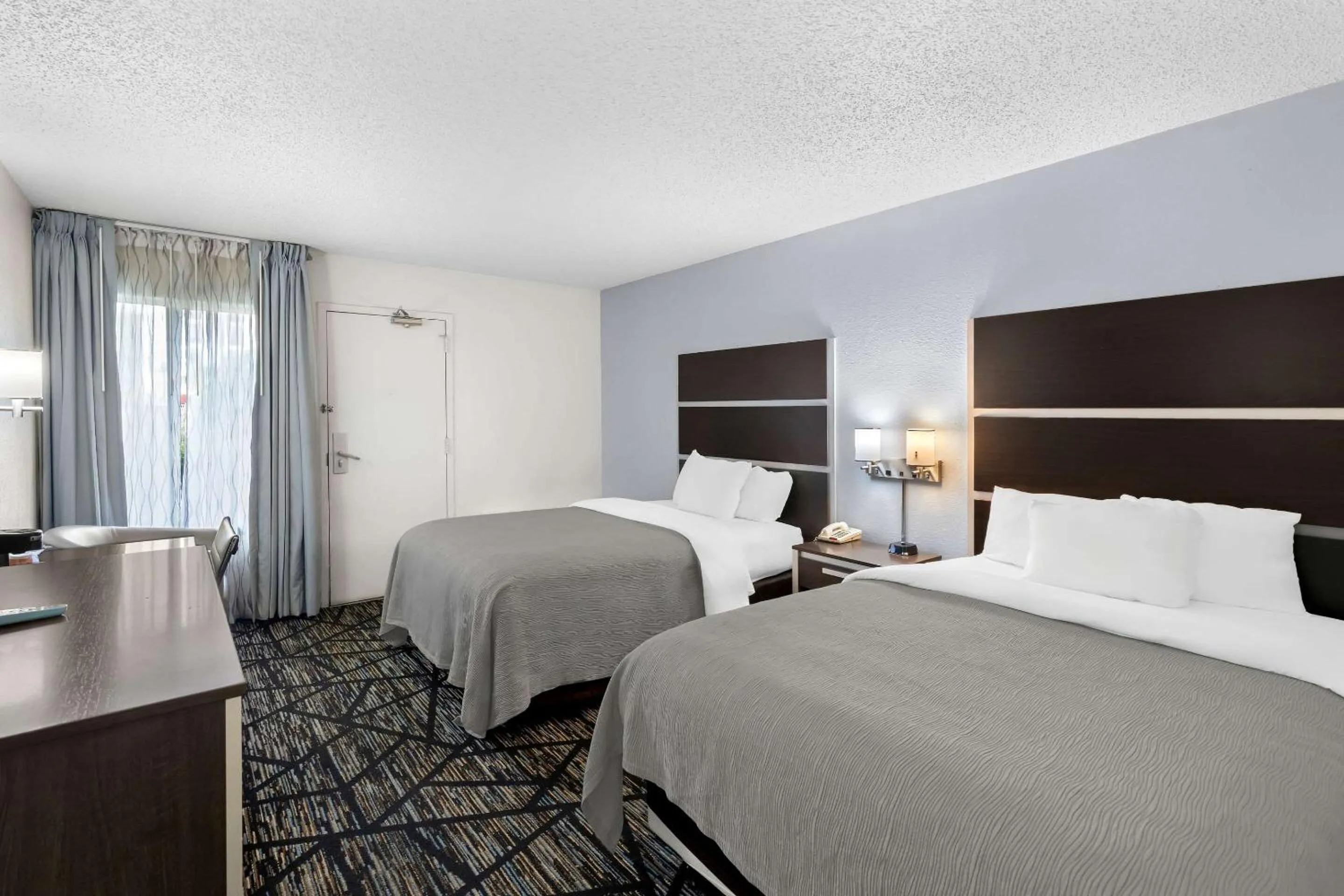 Bedroom, Bed in Quality Inn Northlake