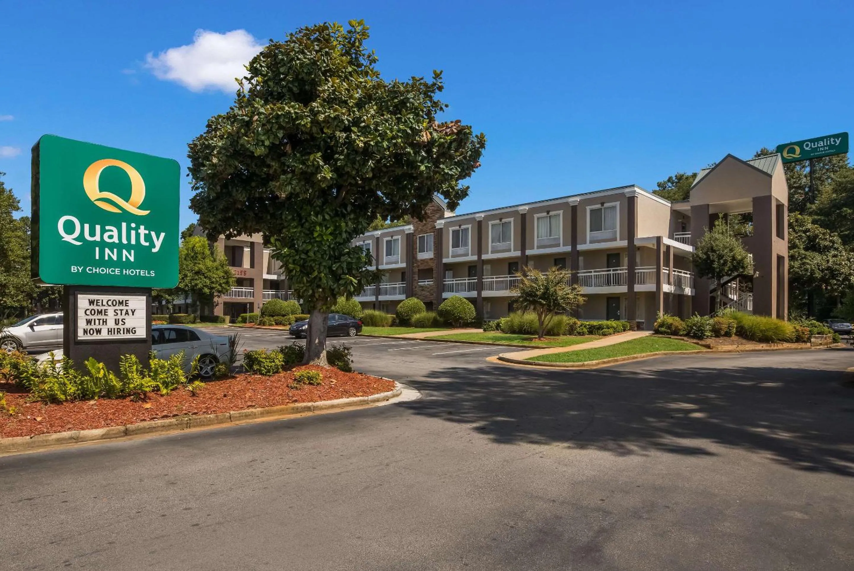 Property building in Quality Inn Northlake