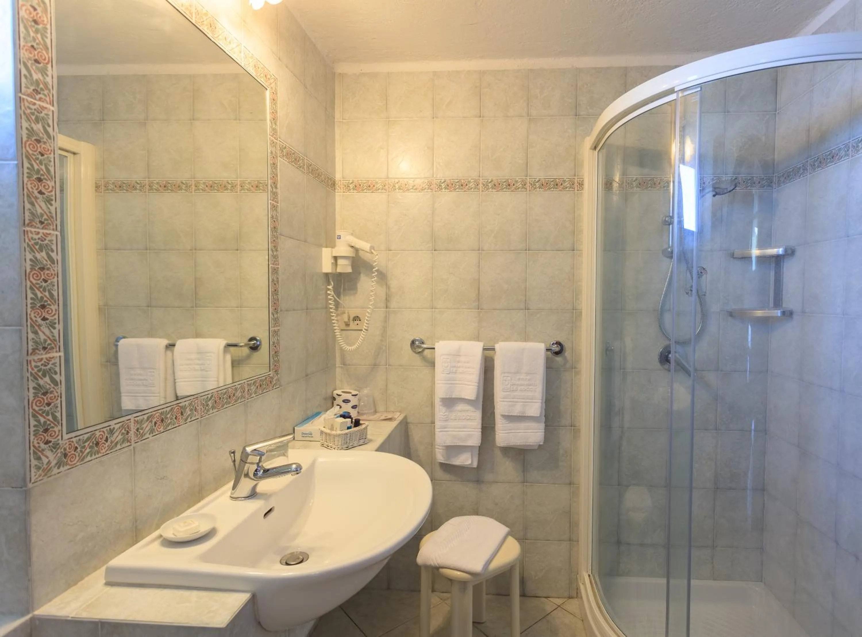 Bathroom in Grand Hotel Le Rocce