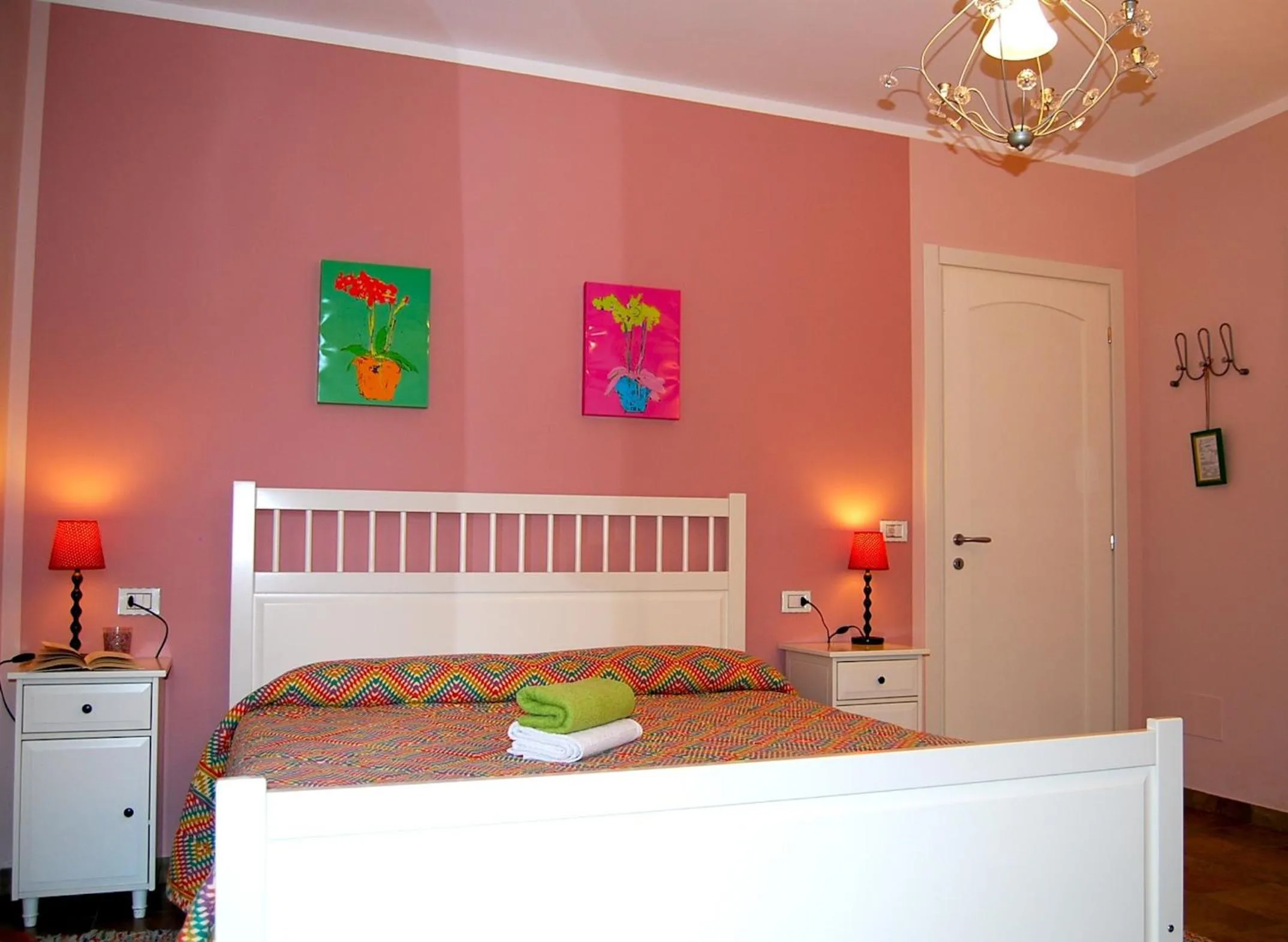 Decorative detail, Bed in B&B Mama Rò