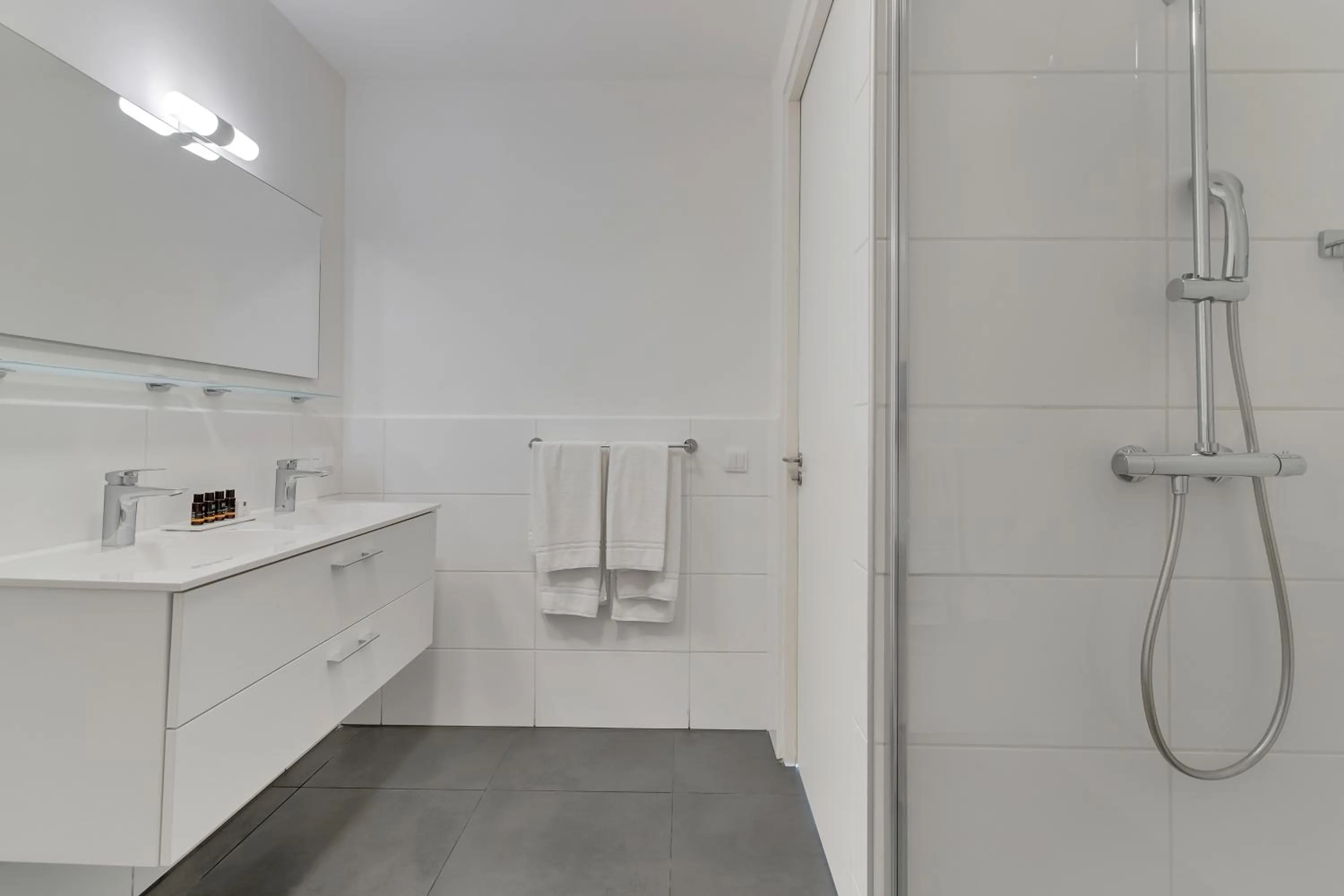 Bathroom in Grand Windsock Bonaire