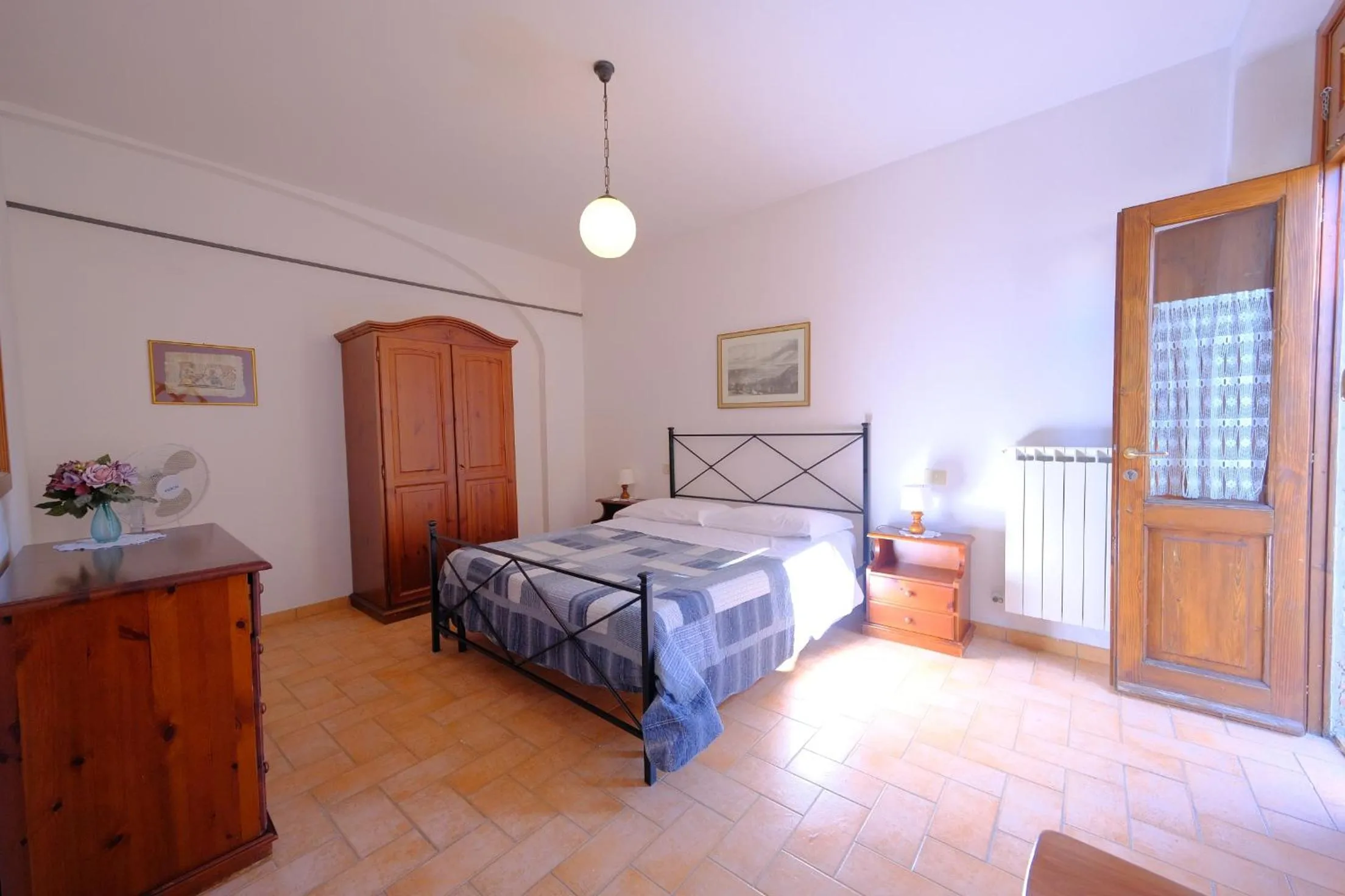 Bed in Agriturismo Montegonfoli