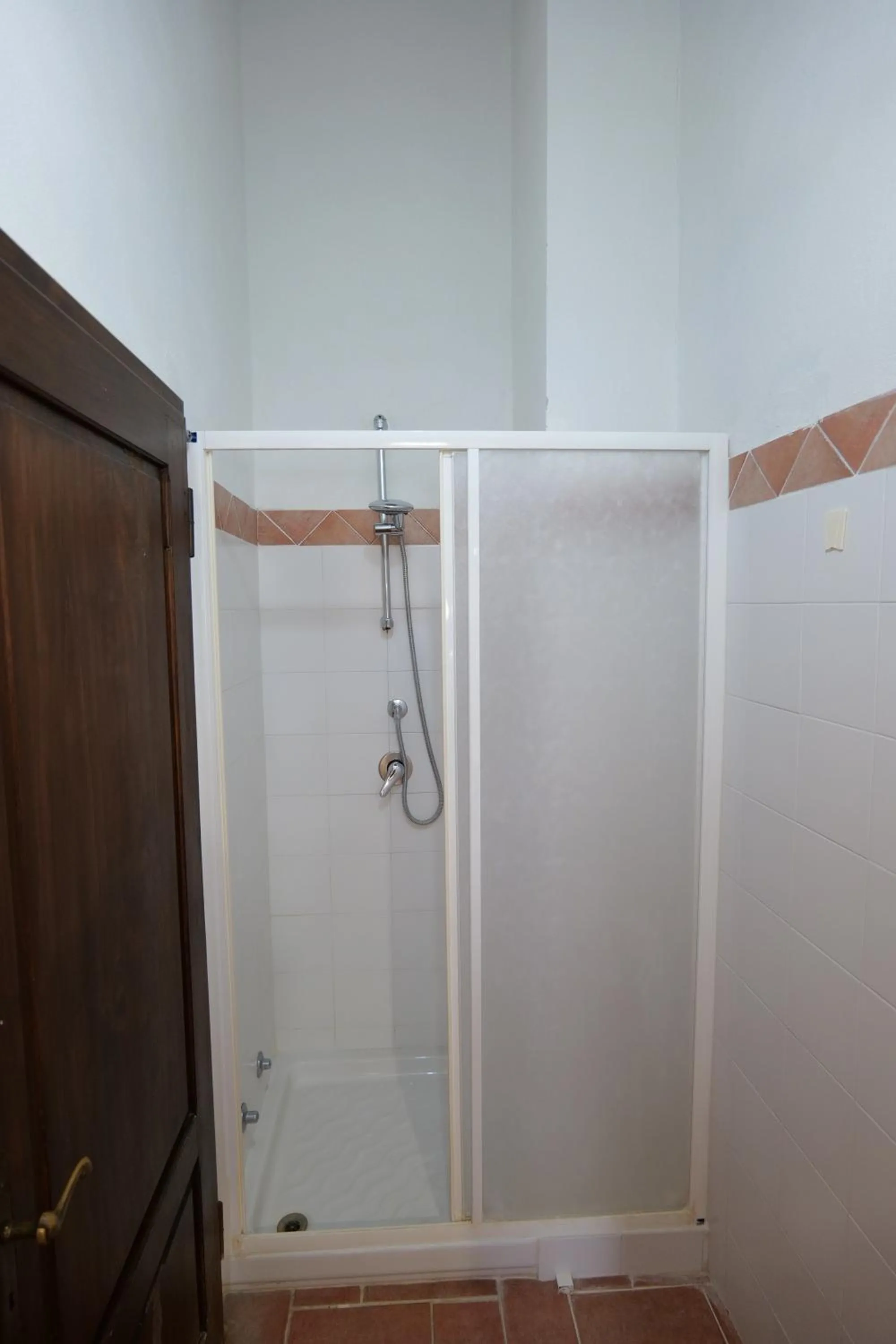 Shower in Agriturismo Montegonfoli