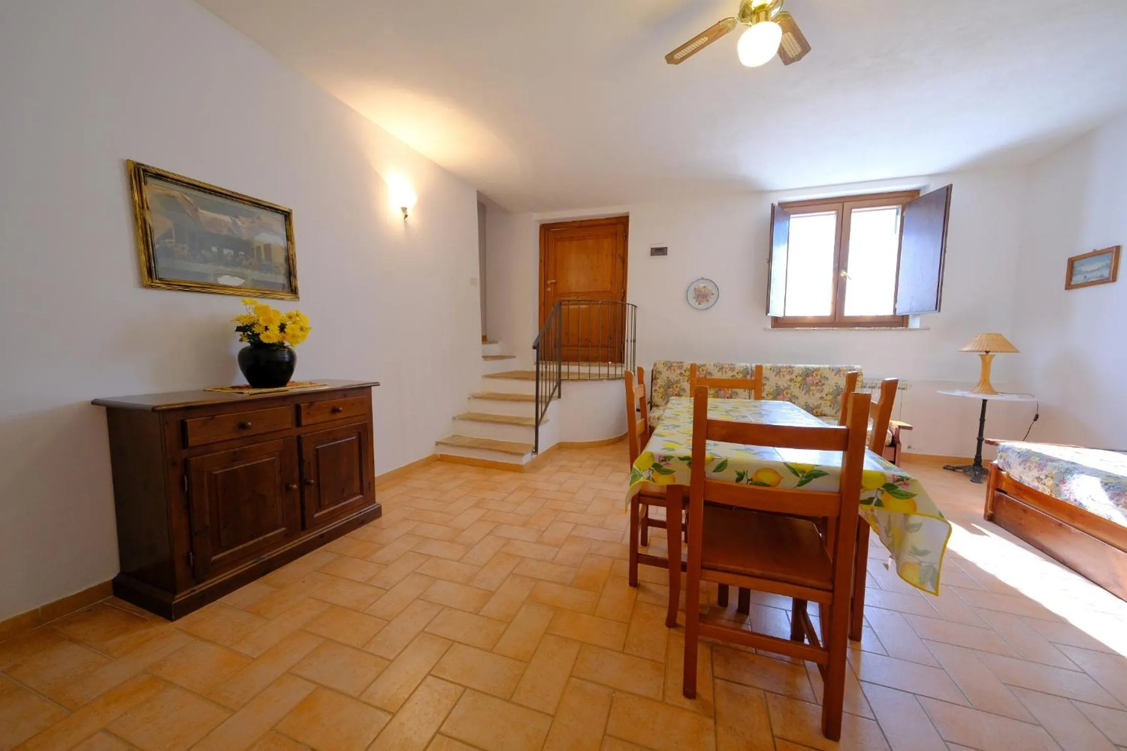 Dining area in Agriturismo Montegonfoli
