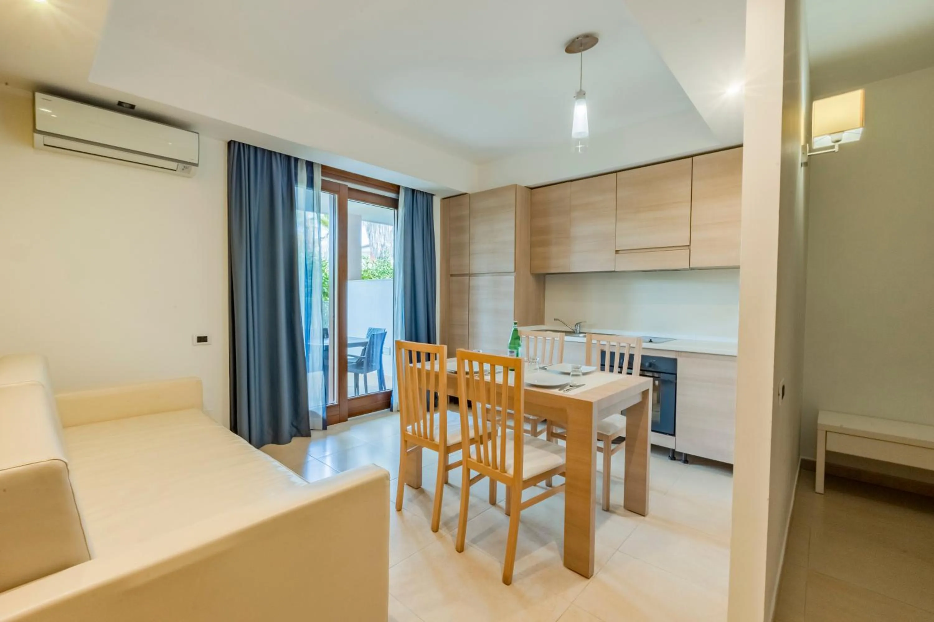 Kitchen or kitchenette in Prince Franklyn Hotel