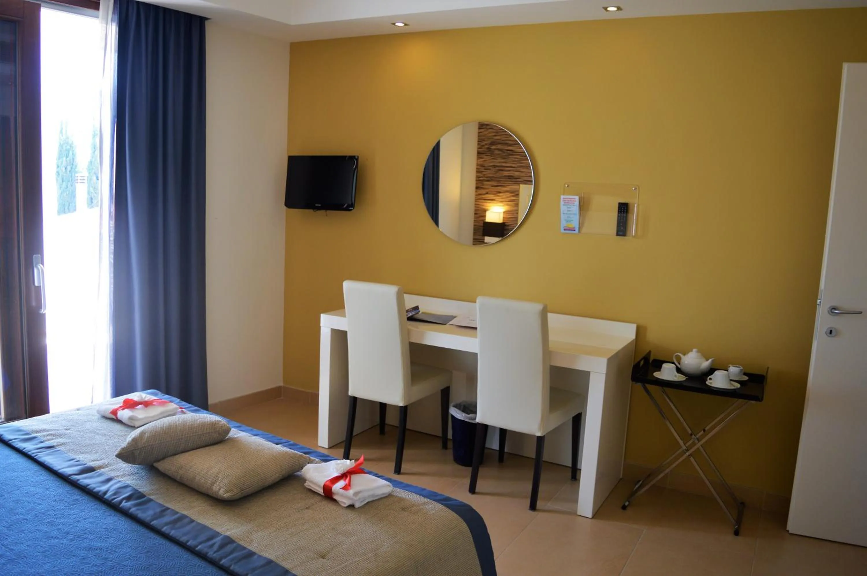 Bedroom, Bed in Prince Franklyn Hotel