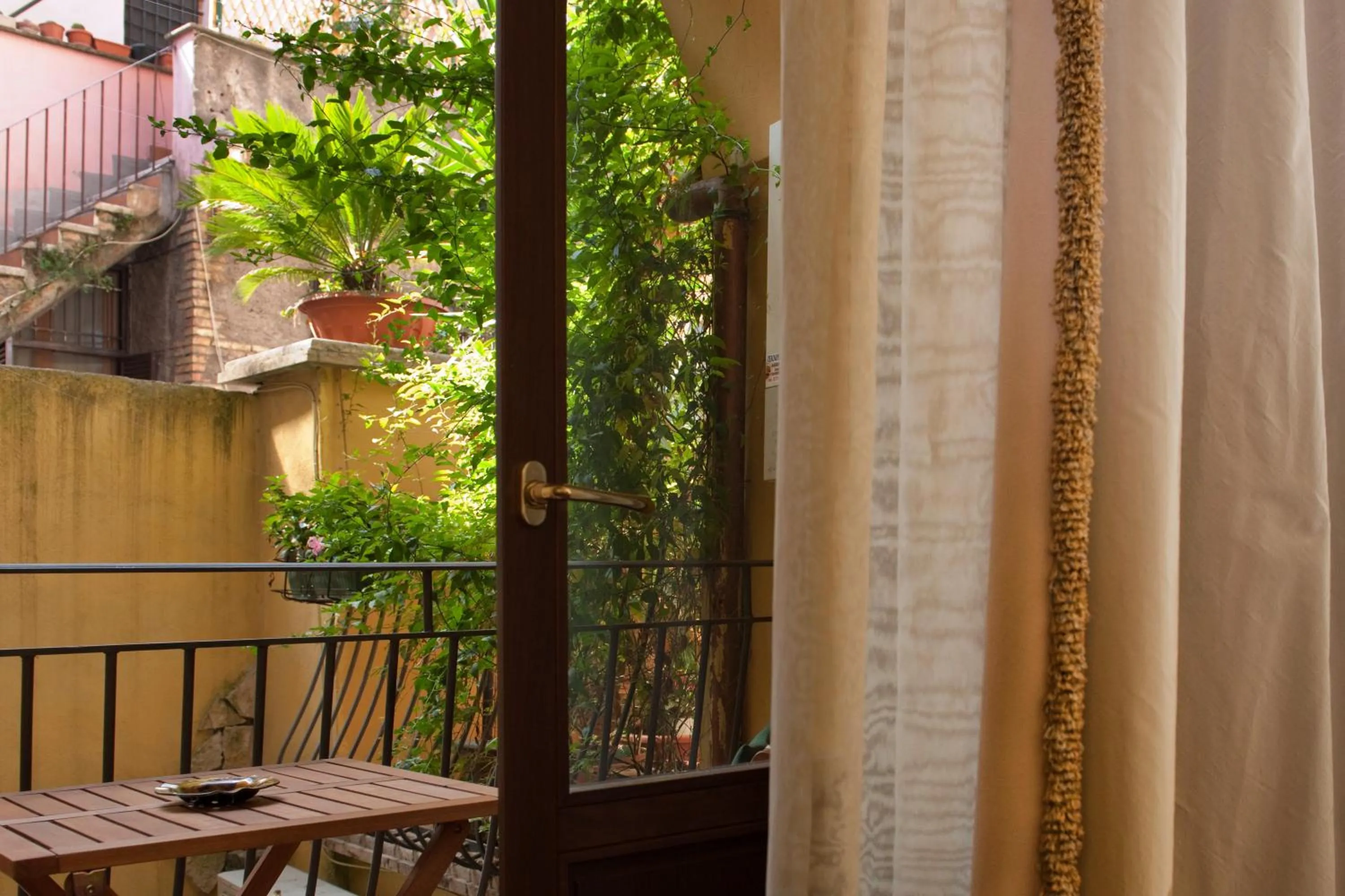 Day in Palazzo Maggiore