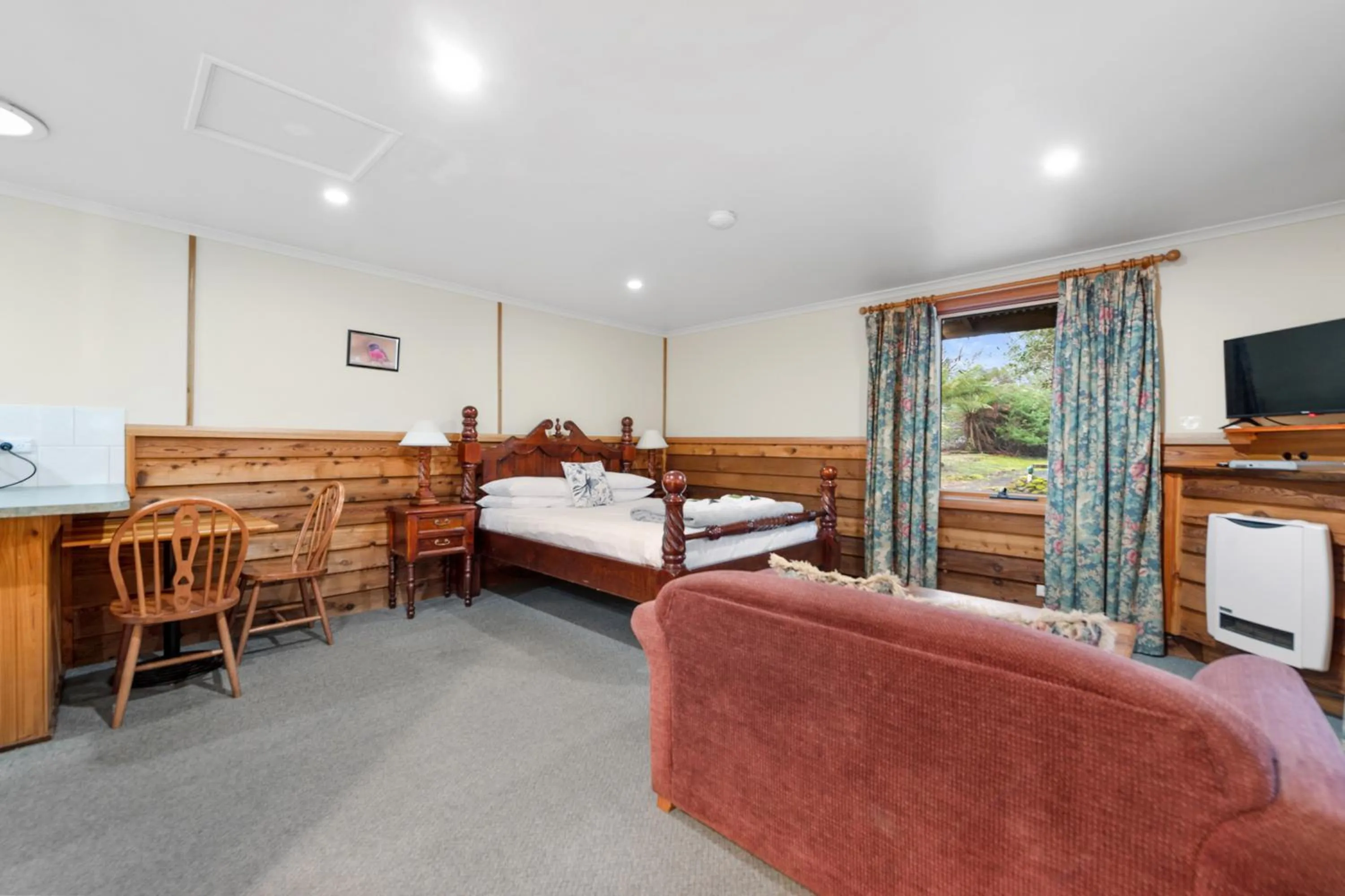 Bedroom, Bed in Cradle forest inn
