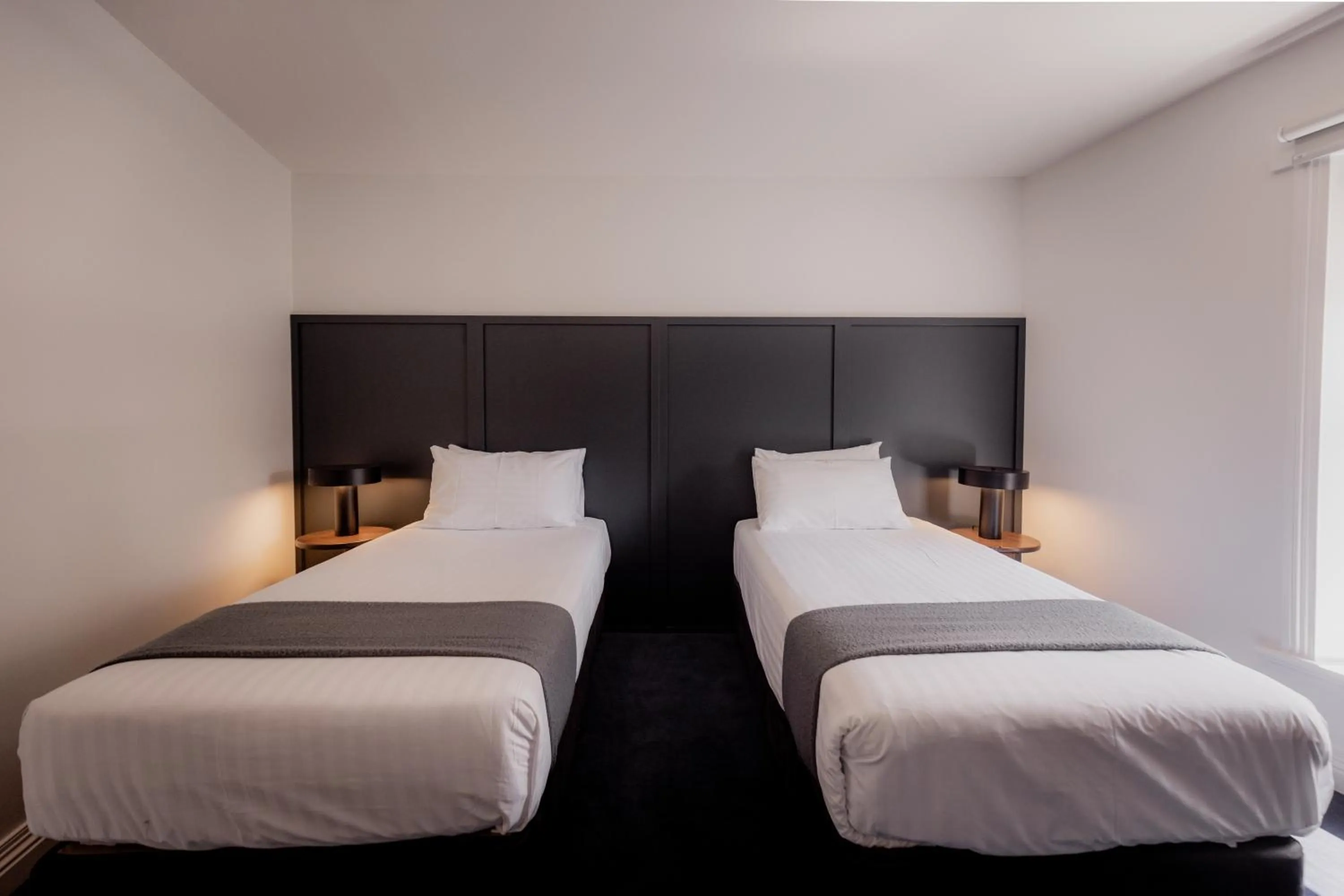 Bed in Shipwrights Arms Hotel