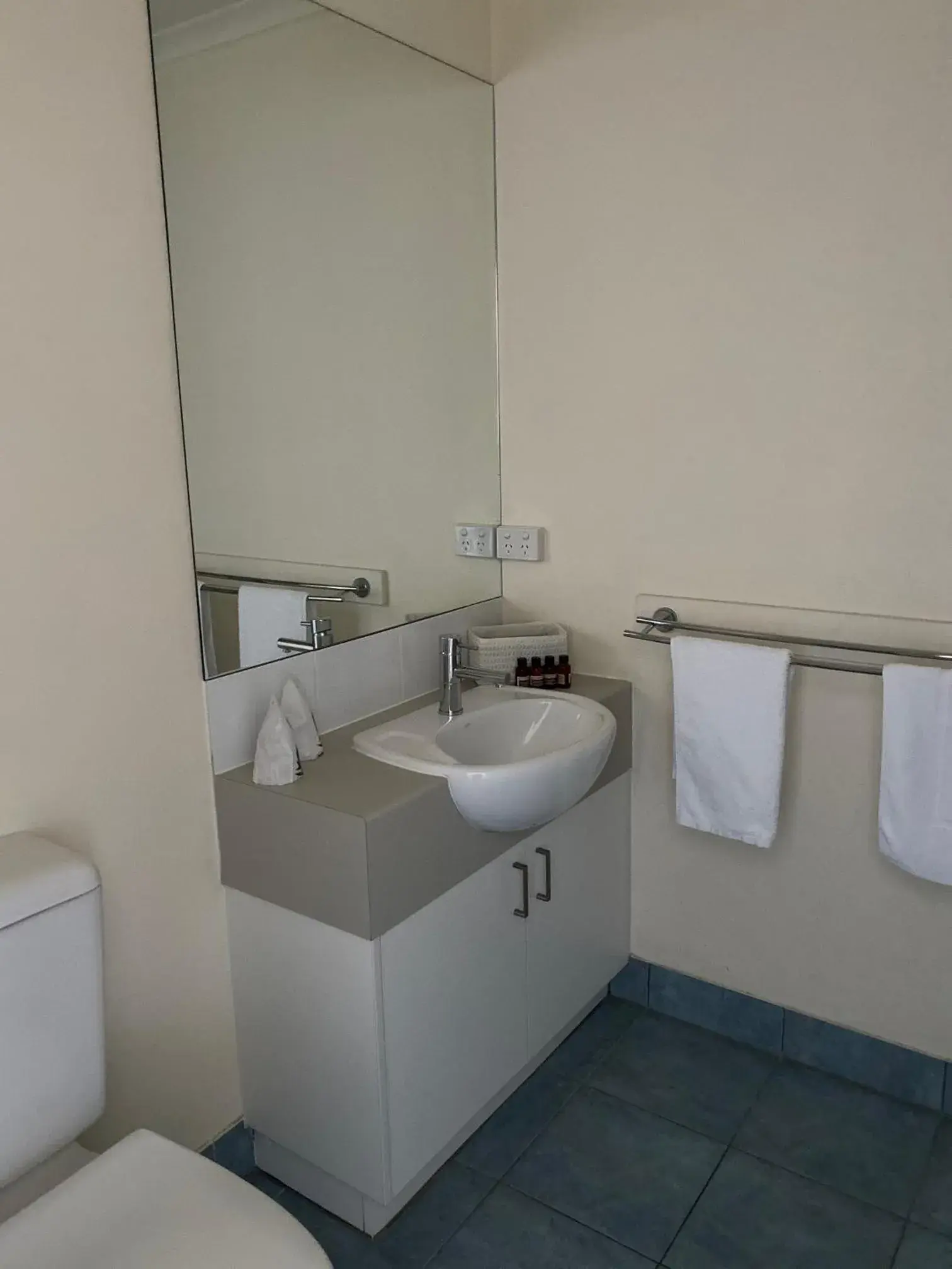 Queen Room in Shipwrights Arms Hotel Queen Room in Shipwrights Arms Hotel