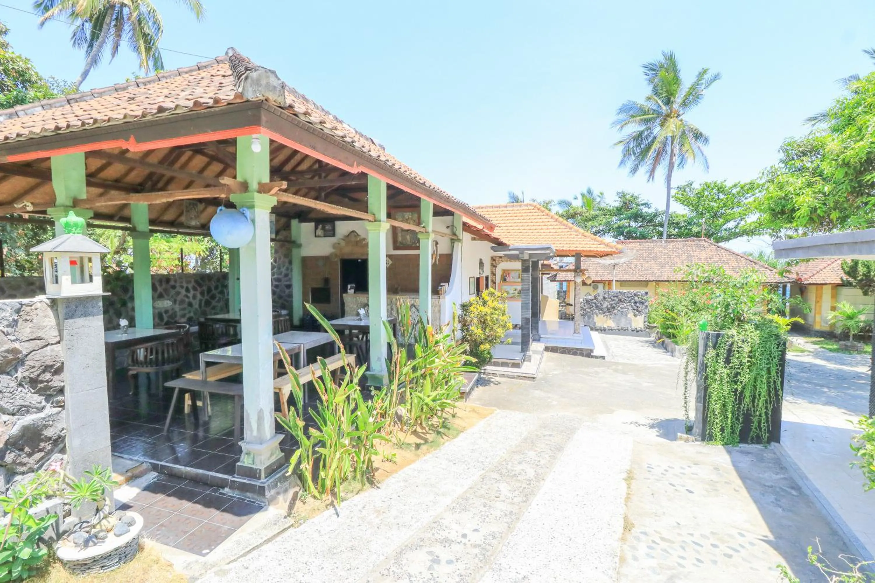 Property building in Hotel Tara Bar & Resto Air Sanih