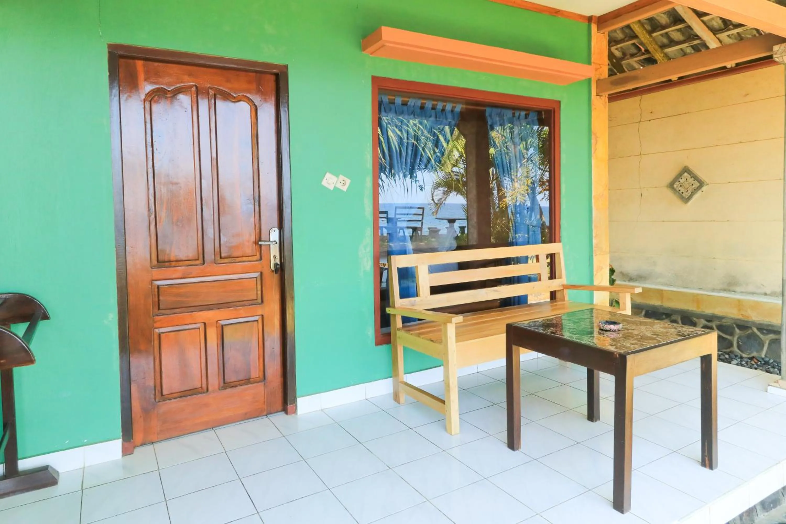 Seating area in Hotel Tara Bar & Resto Air Sanih