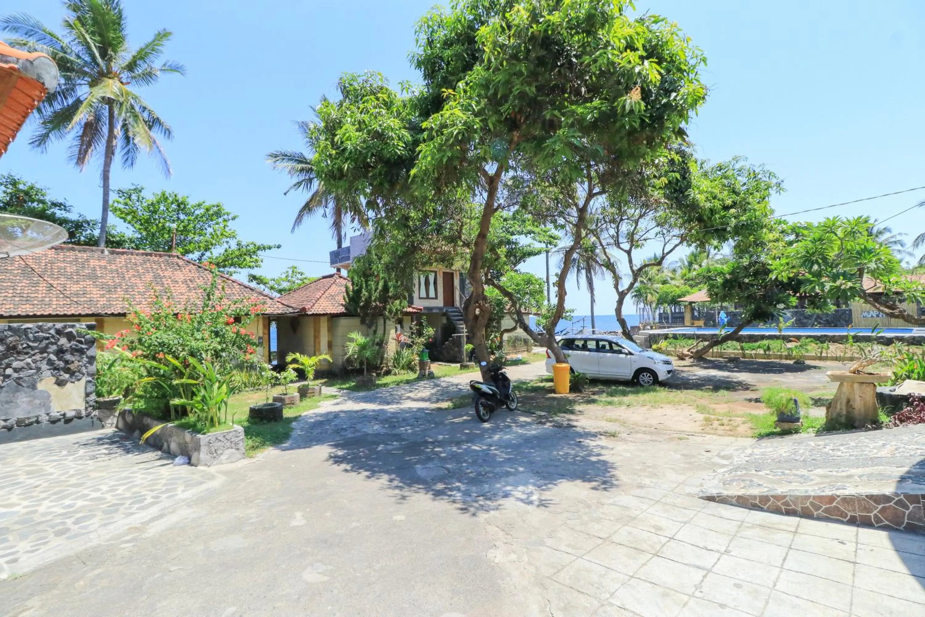 Property building in Hotel Tara Bar & Resto Air Sanih