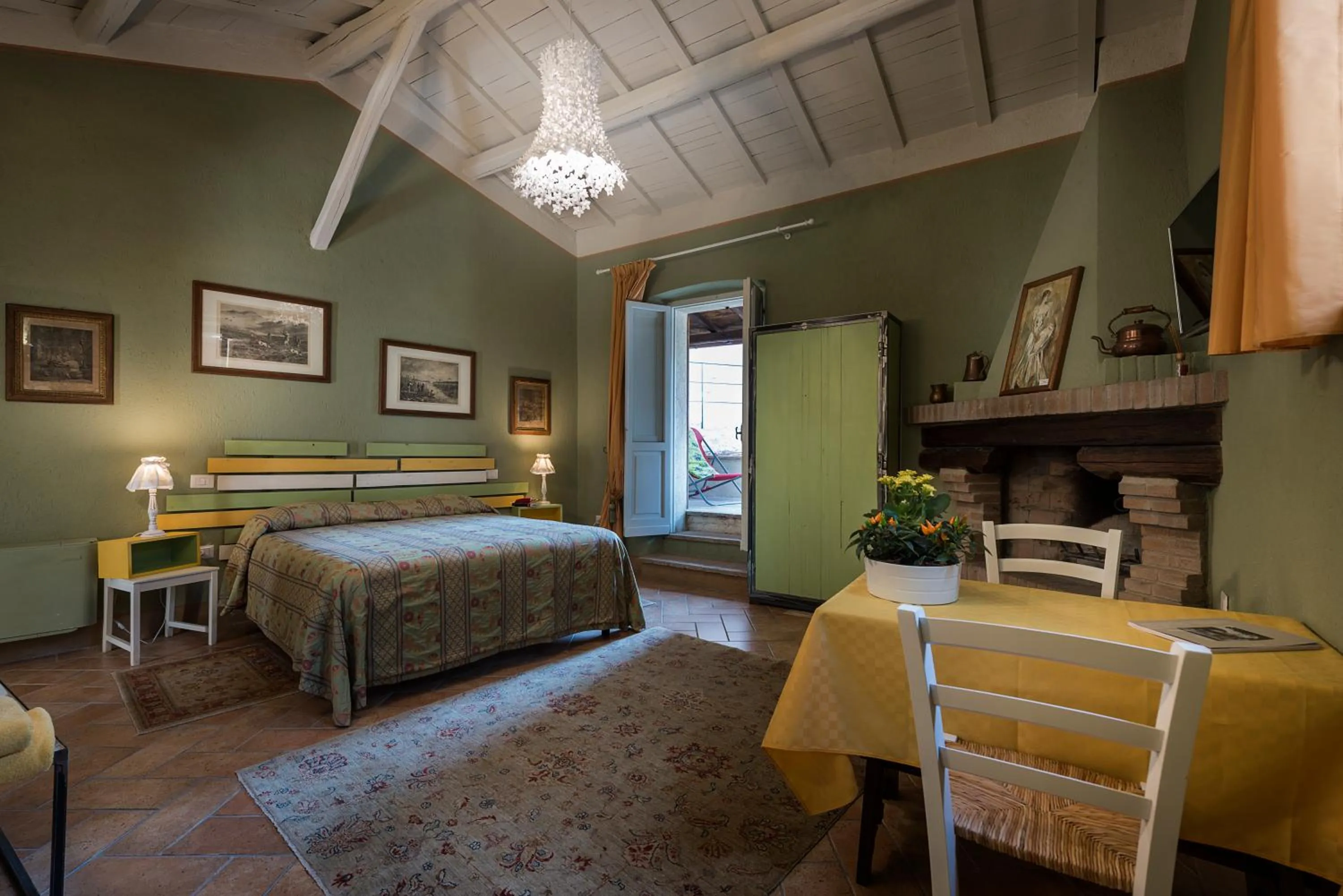Photo of the whole room, Bed in Relais Borgo Campello