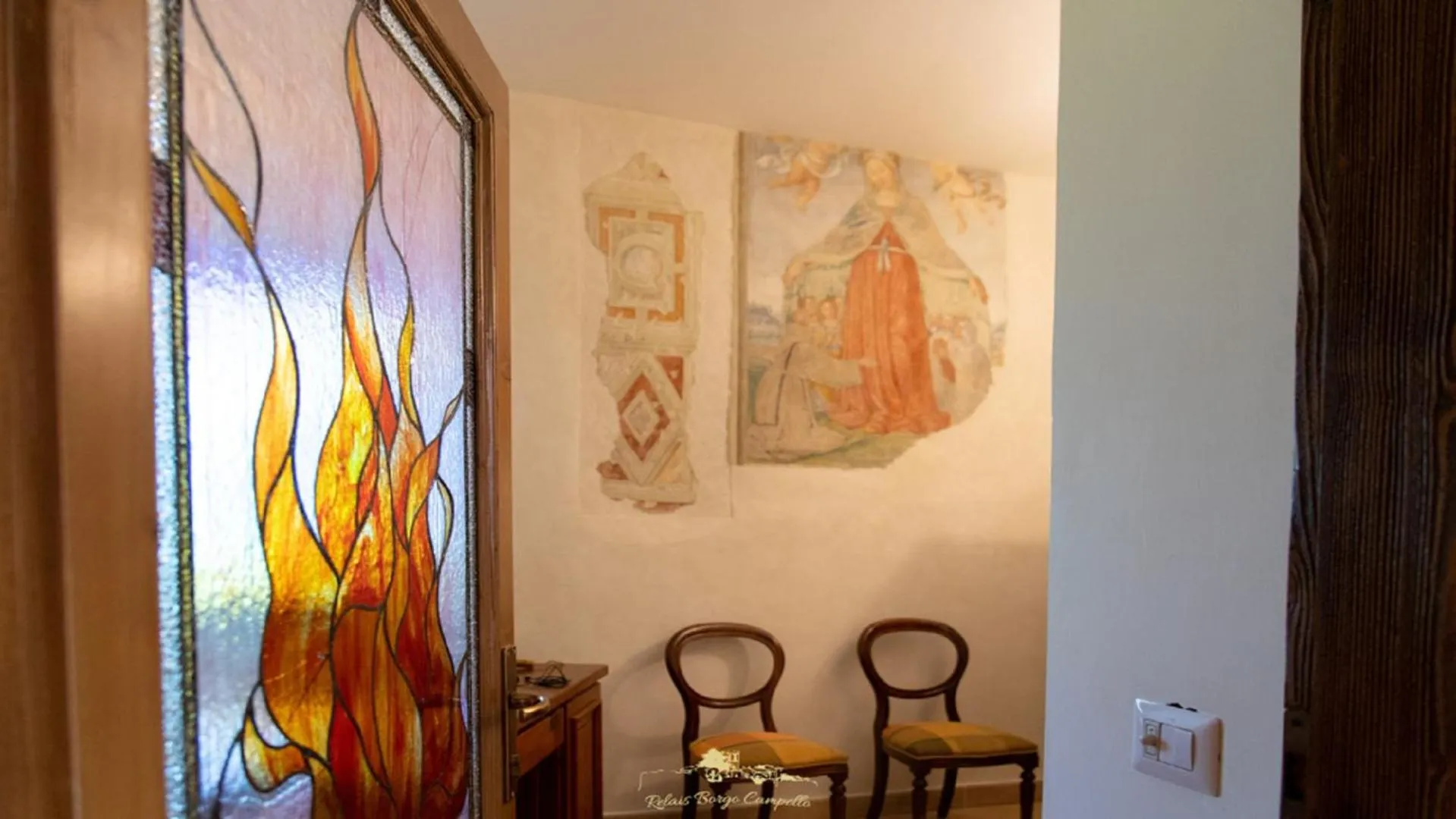 Decorative detail in Relais Borgo Campello