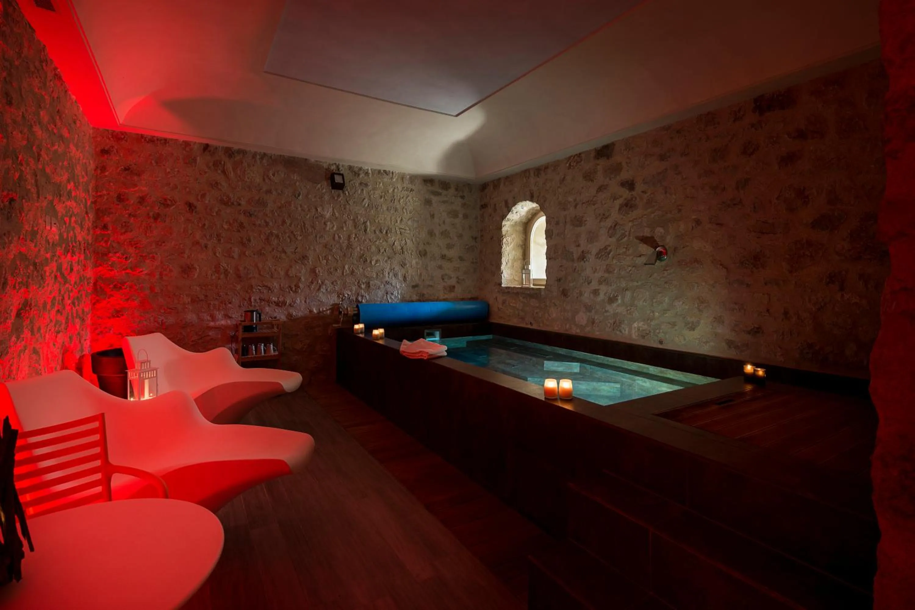 Hot Tub in Relais Borgo Campello