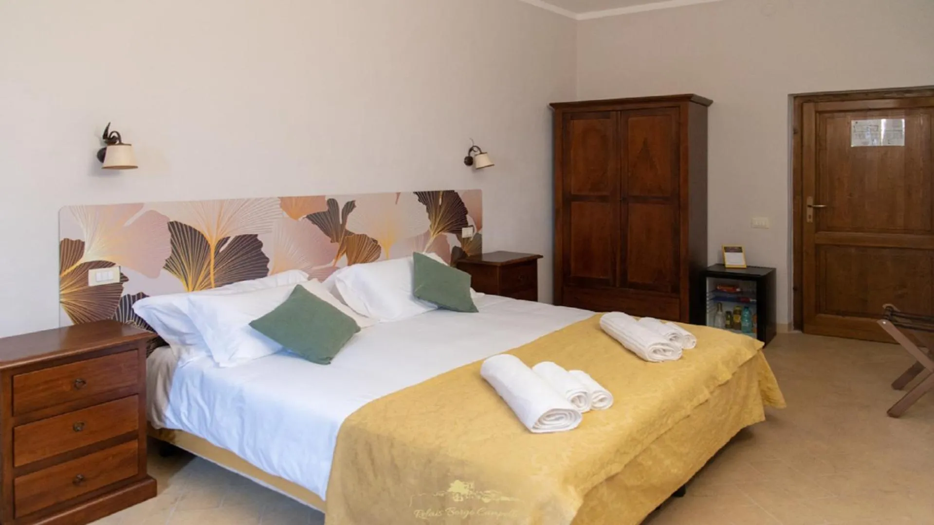 Bed in Relais Borgo Campello