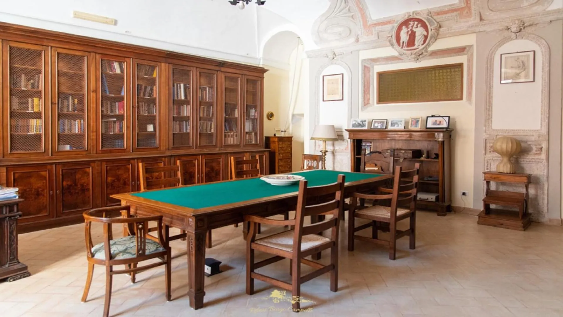 Library in Relais Borgo Campello